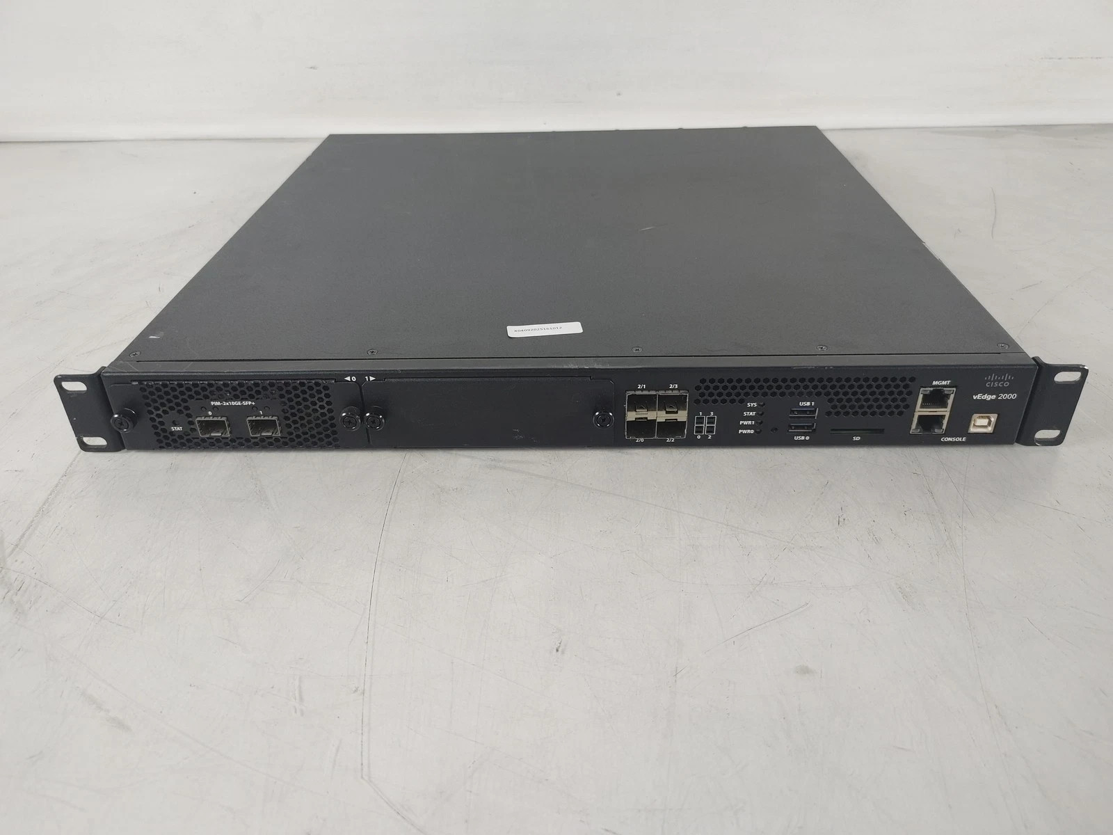 Cisco vEdge 2000 Gigabit SDWAN Router VEDGE-2000-AC-K9 2x PIM-2x10GE-SFP+