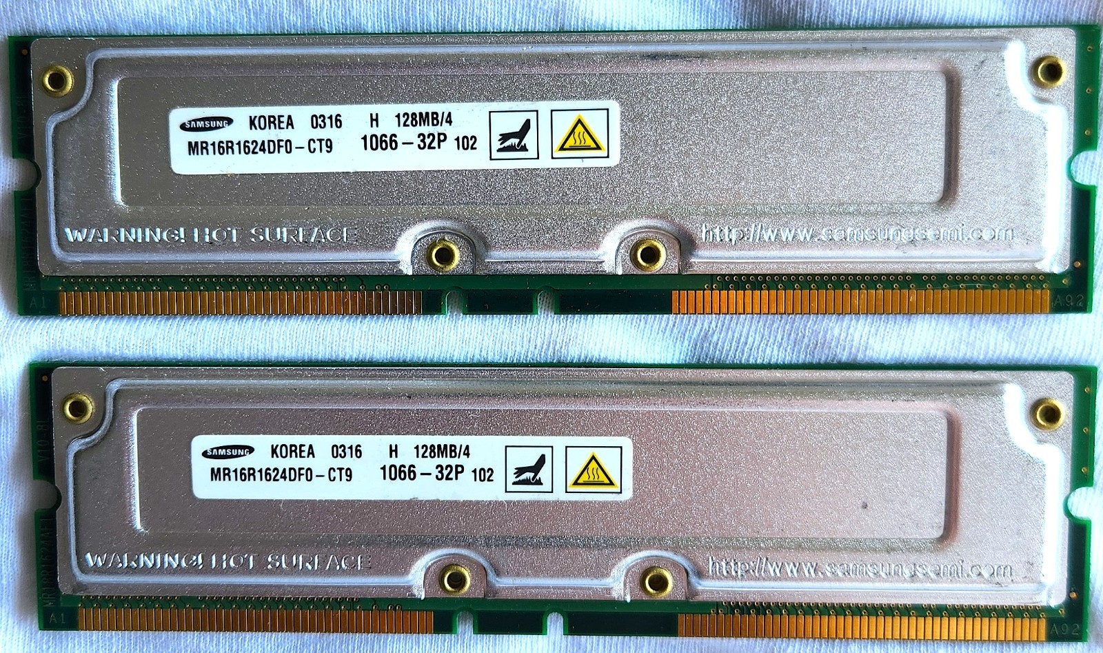 Samsung RDRAM PC-1066 MR16R162GDF0-CT9 RIMM Rambus Memory 128Mb X = 256 Total