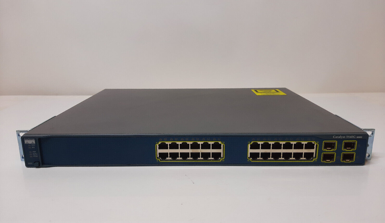 Cisco Catalyst 3560G 24 Port Gigabit Switch IOS 12.2 IPBaseK9 WS-C3560G-24TS-S