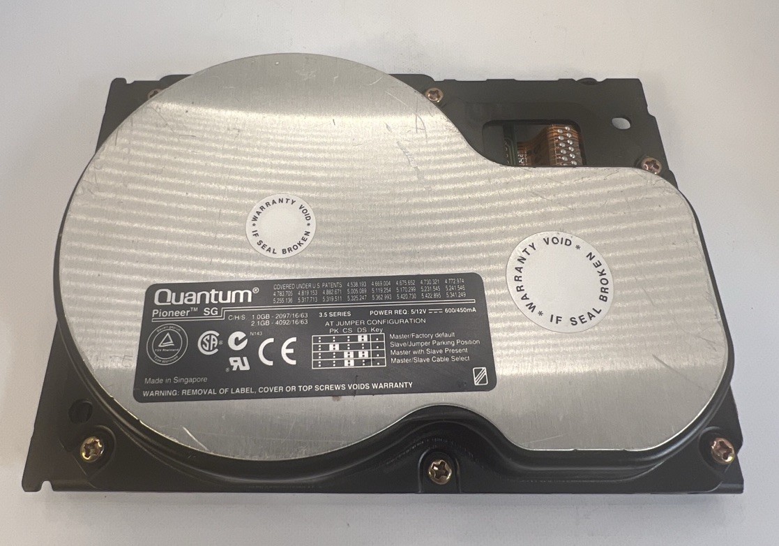 Quantum Pioneer SG 1GB 3.5” IDE Hard Drive SG10A011 Vintage Tested 