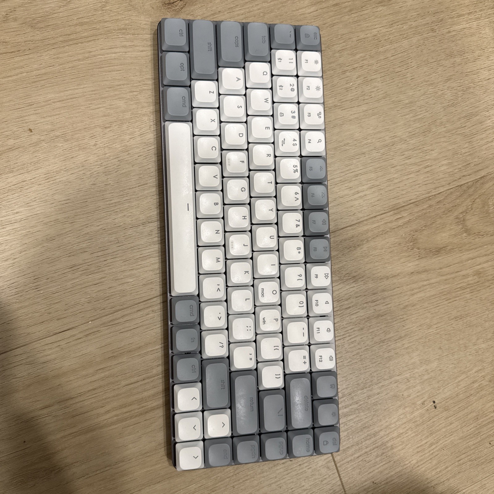 Satechi SM1 Mechanical Backlit Bluetooth Keyboard - Light: USB-C Wireless