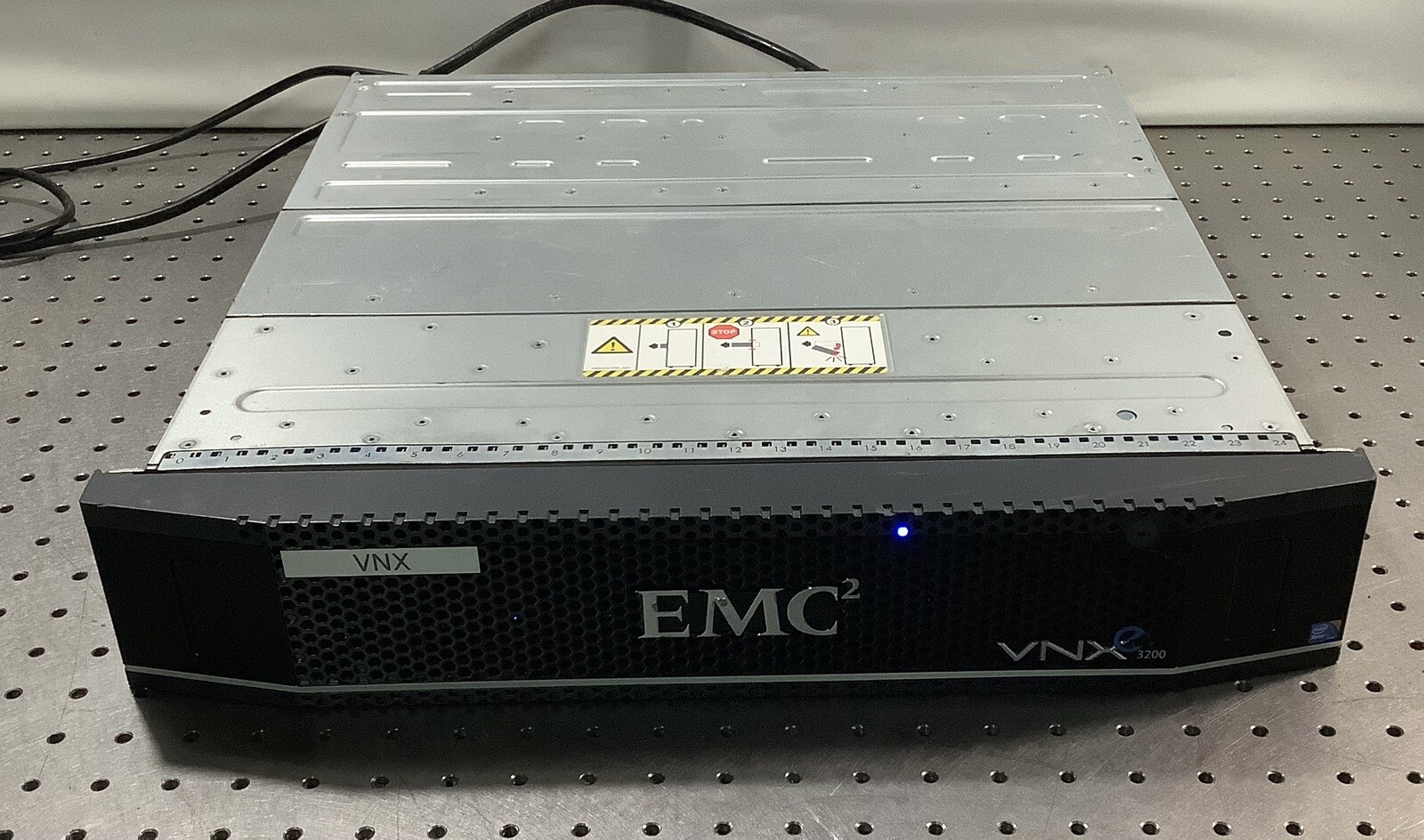 EMC VNX e3200 SFF 24 Bay Storage Array SAS 15 X 900GB 10k