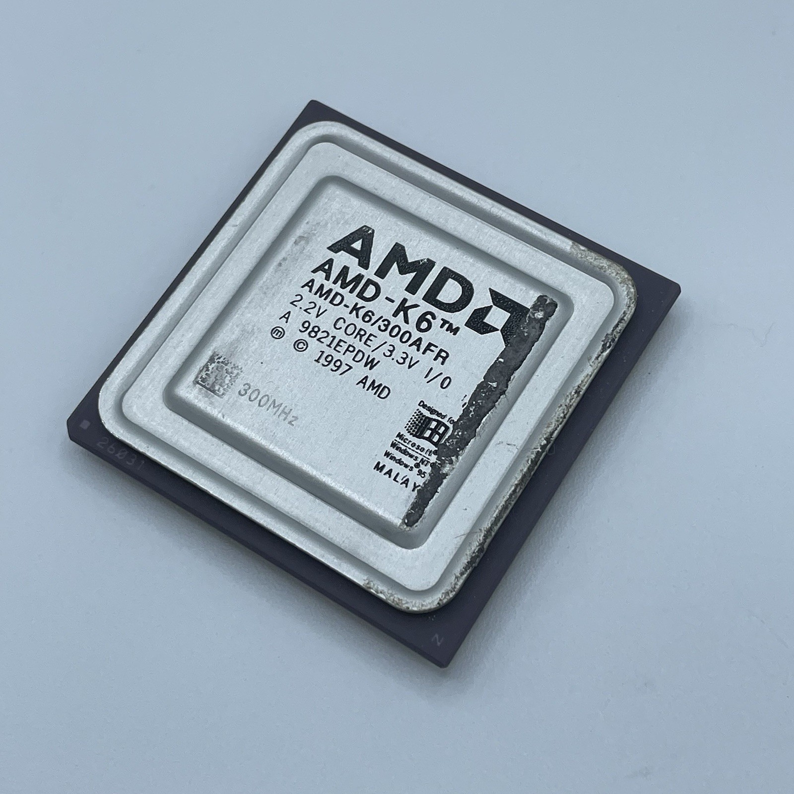 AMD K6 300AFR Processor 1997 2.2V CORE 3.3V  1/0 300MHz