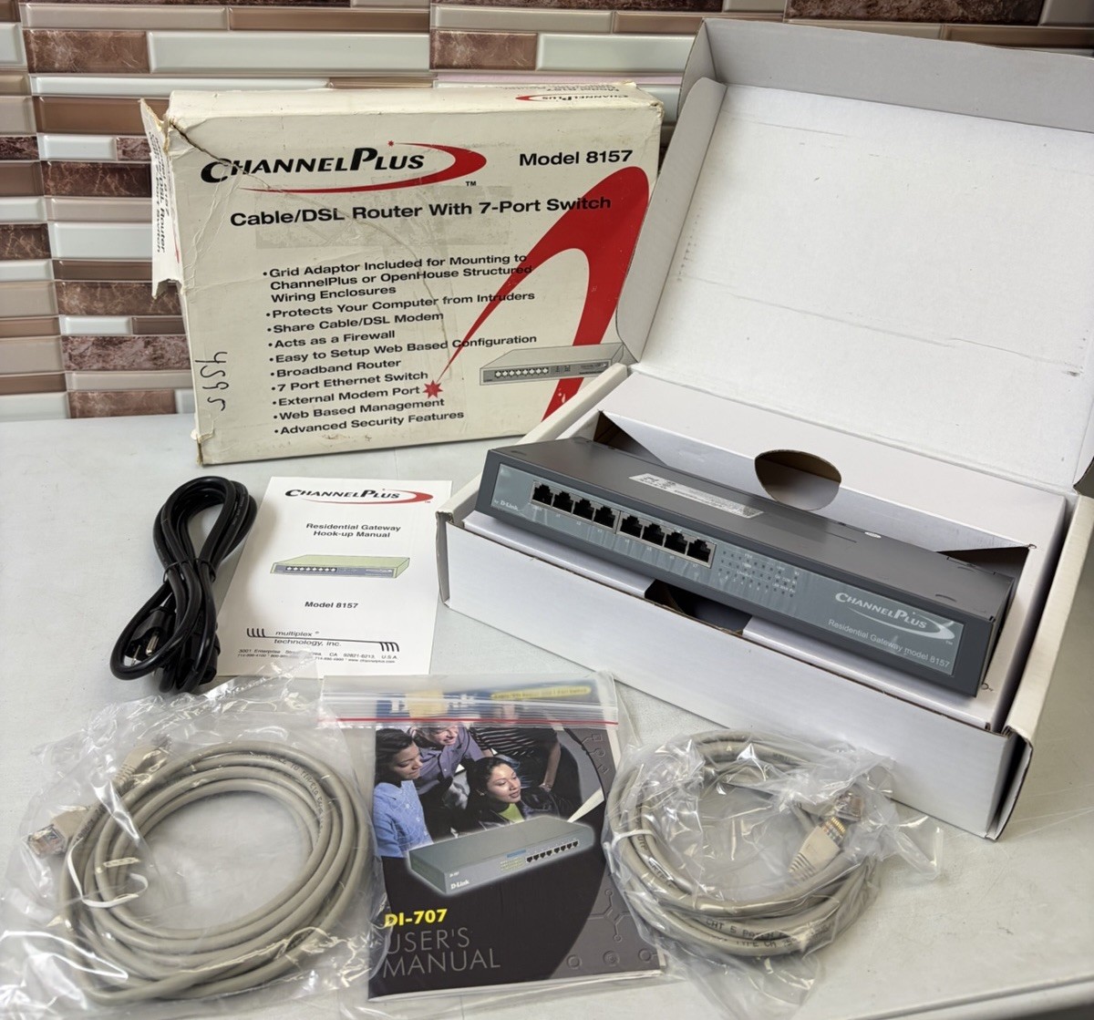 ChannelPlus Model 8157 Cable/DSL Router w/7-Port Switch DI-707