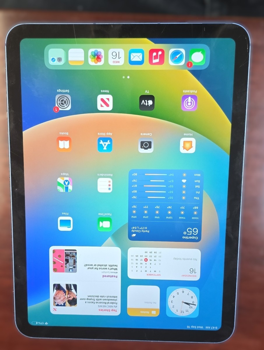 Apple iPad 10th Gen 64GB Wi-Fi + Cellular Unlocked 10.9" Blue