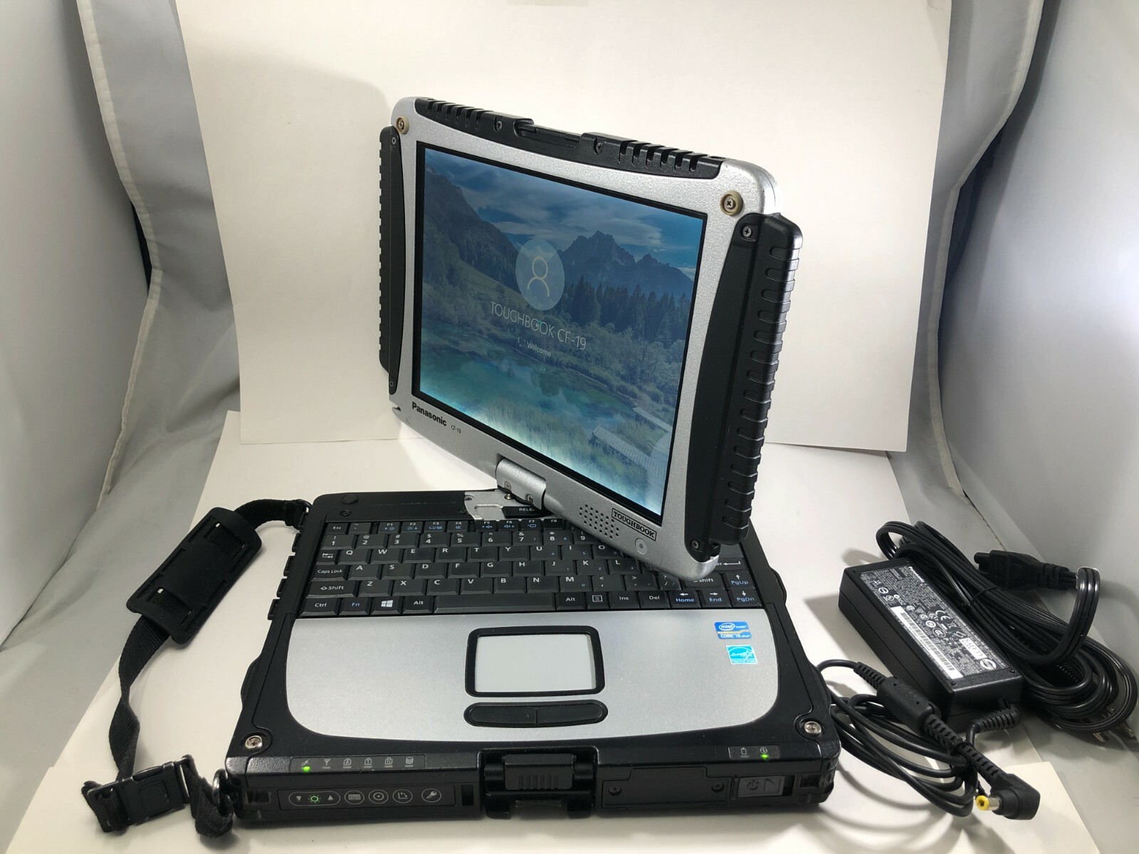 Panasonic TOUGHBOOK Windows 7 CF-19 MK7 2.7GHz i5 8GB 128GB SSD Swivel Laptop 