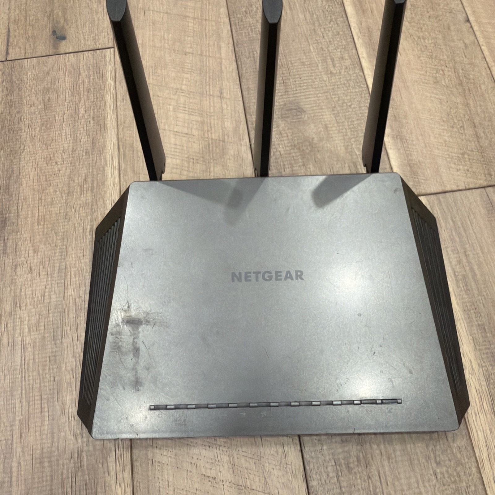 NETGEAR NIGHT HAWK AC1900 SMART WIFI ROUTER R7000 t295