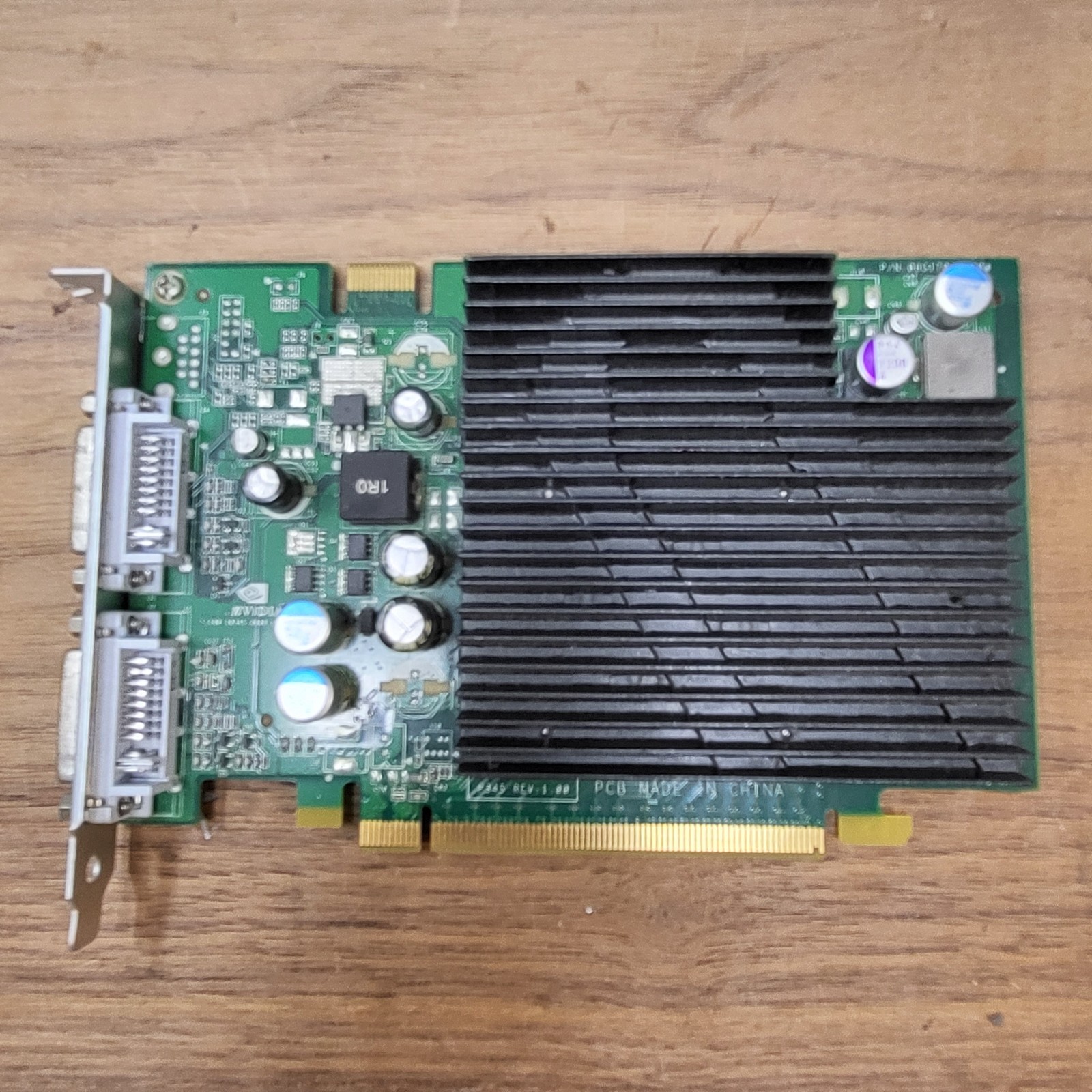 Apple NVIDIA GeForce 7300 GT PCIe Graphics Card Dual DVI-I Mac Pro P345 OEM
