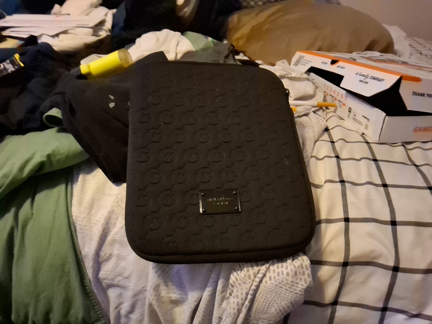 Michael Kors iPad Tablet Case Black Neoprene Padded Zip Closure 8.5” W X 10”H