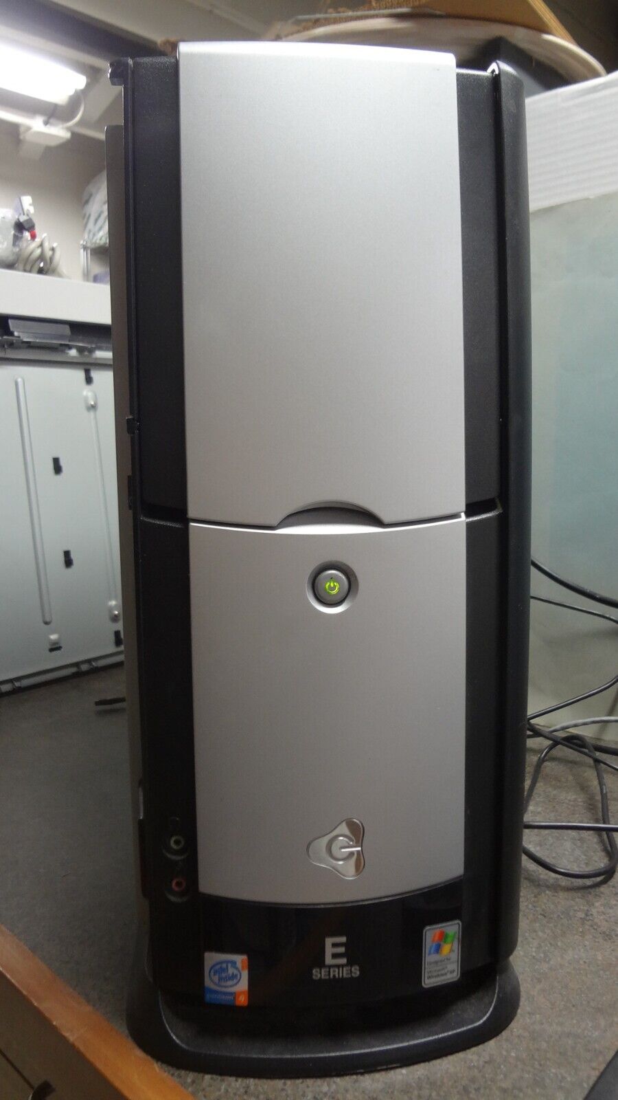 Vintage RETRO Gateway MFATXP Pentium 4 Tower Computer