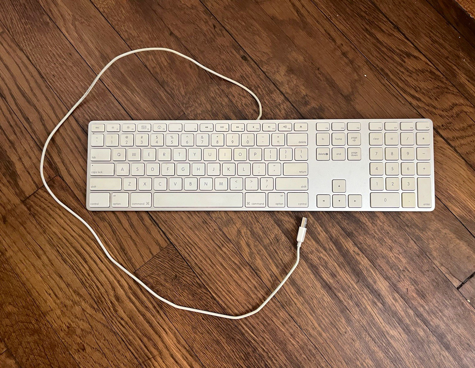 Apple Wired USB Keyboard White w/ Numeric Keypad, Enhanced Function Keys
