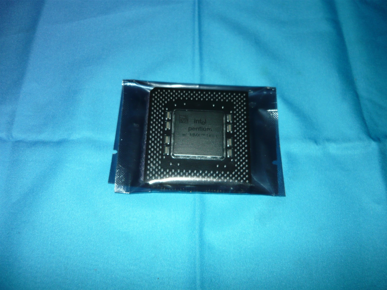 Vintage Intel Pentium 166 MHz Socket 7 CPU Processor A80502166 Used Silver Top