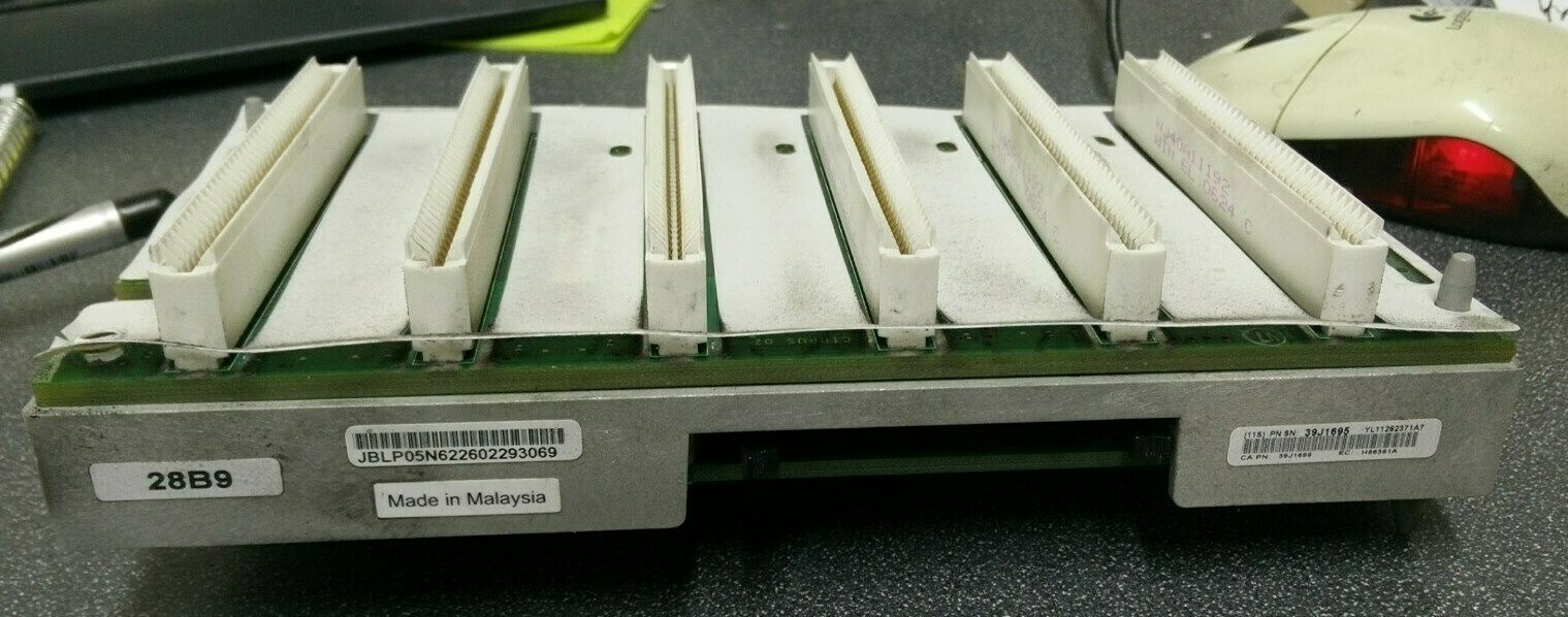 IBM 39J1695 28B9 6-Slot SCSI Disk Drive Backplane 