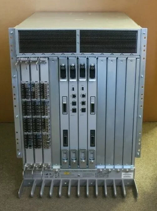 Brocade 12-Slot Connectrix Director Switch HD-DCX-0001 3x FC8-32 2x CP8 2x CR8
