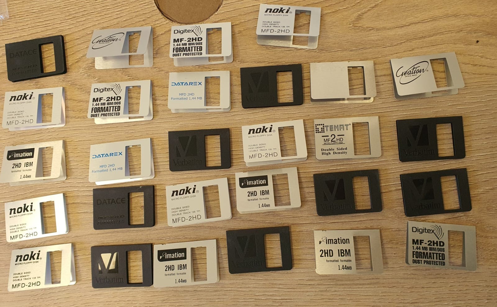 28x Vintage 3.5 Floppy Disk Metal Shutters Covers Retro Computer Parts Lot