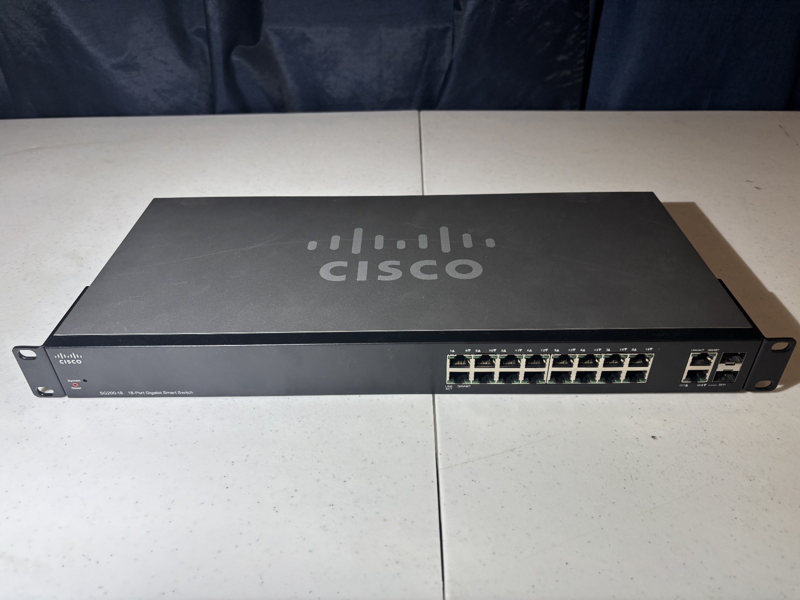 Cisco SG200-18 18 Port Gigabit Smart Switch