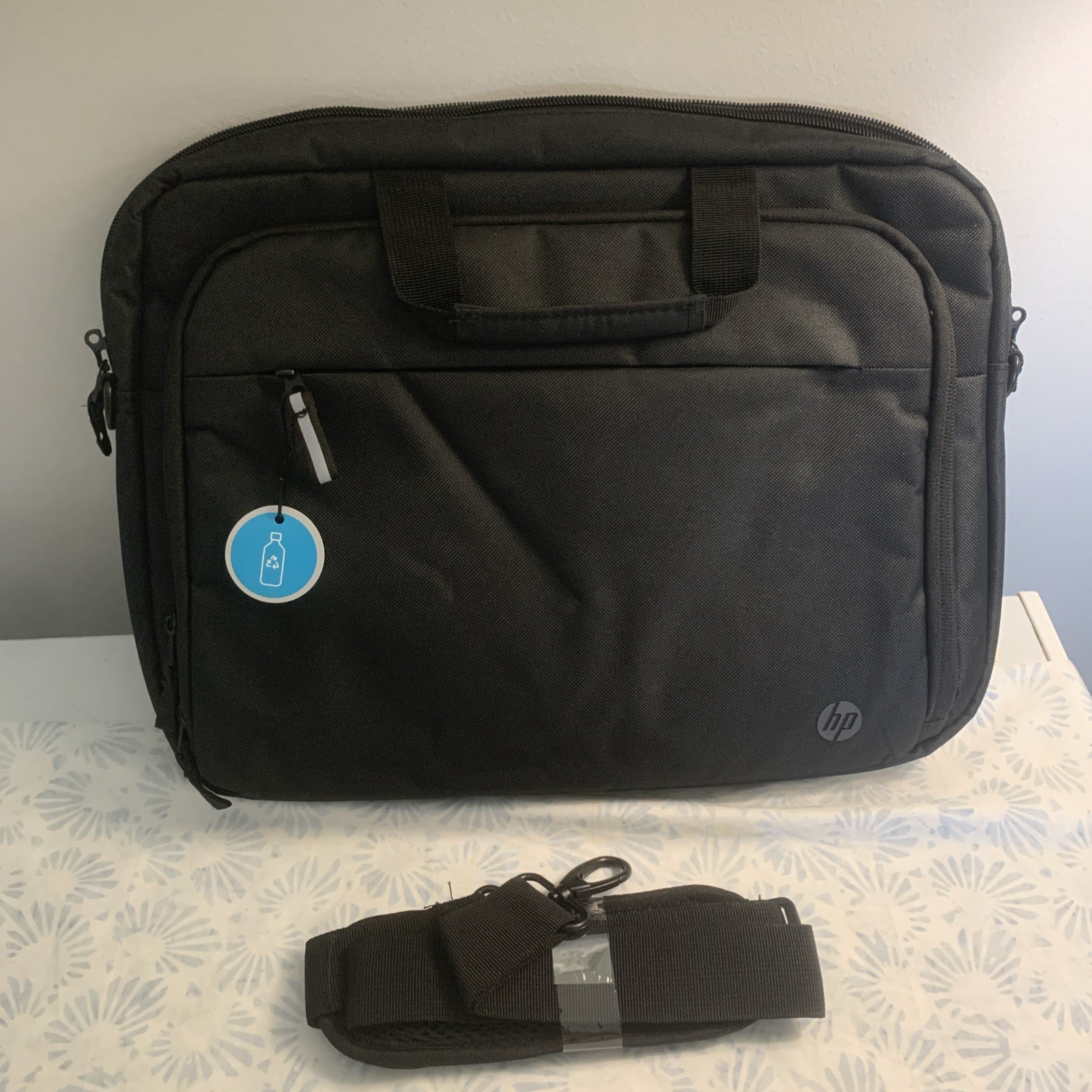 HP Renew Business 15.6-inch Laptop Bag Brand New With Tag And Strap As Pictures