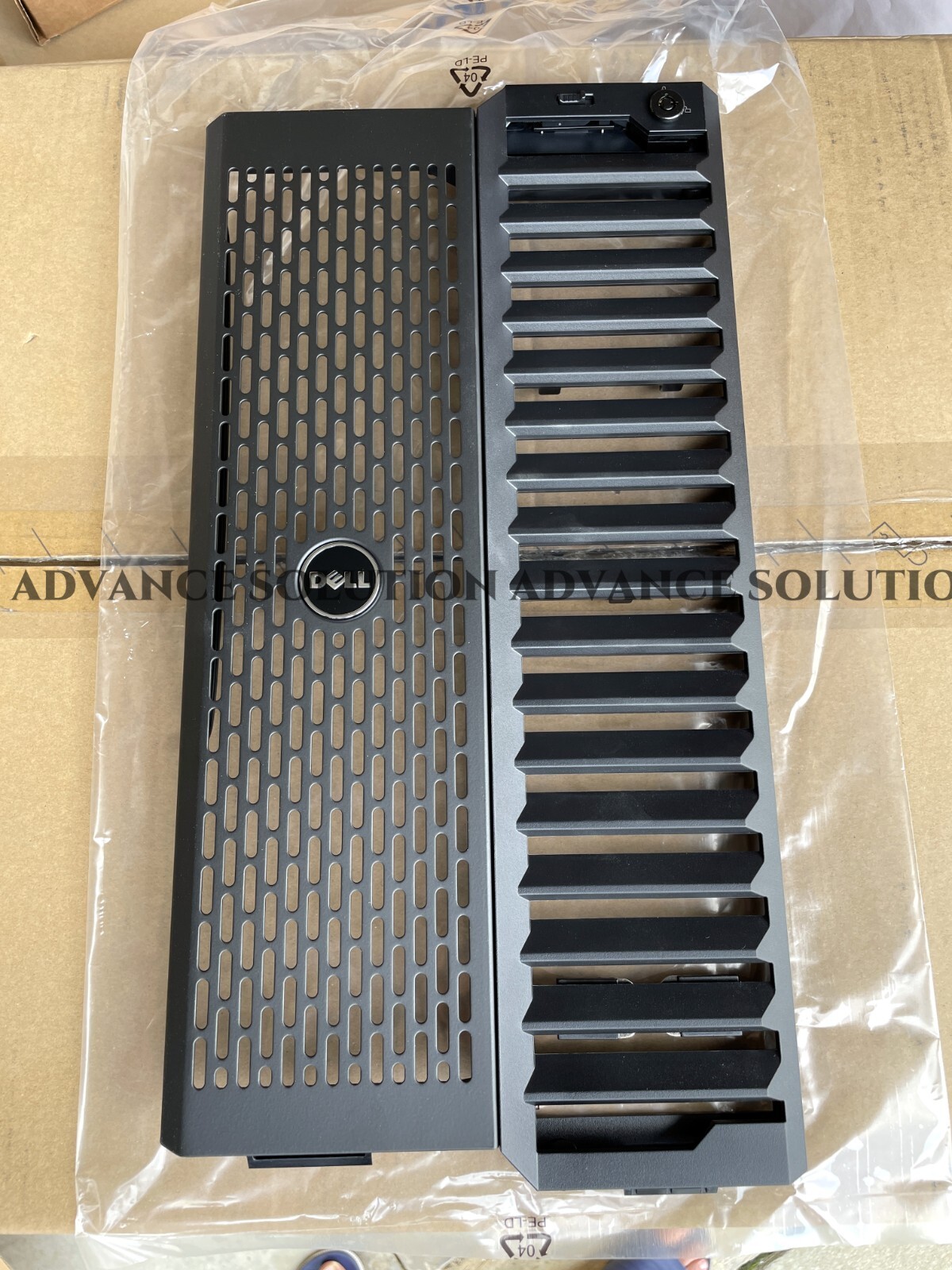 Brand New Dell PowerEdge VRTX Front Cover Security Bezel with keys DWJF5