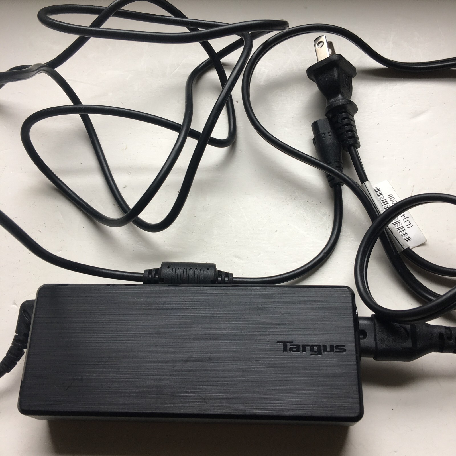 Targus Universal 90W AC Adapter Power APA31US APA105 19V-4.74A  No Tips