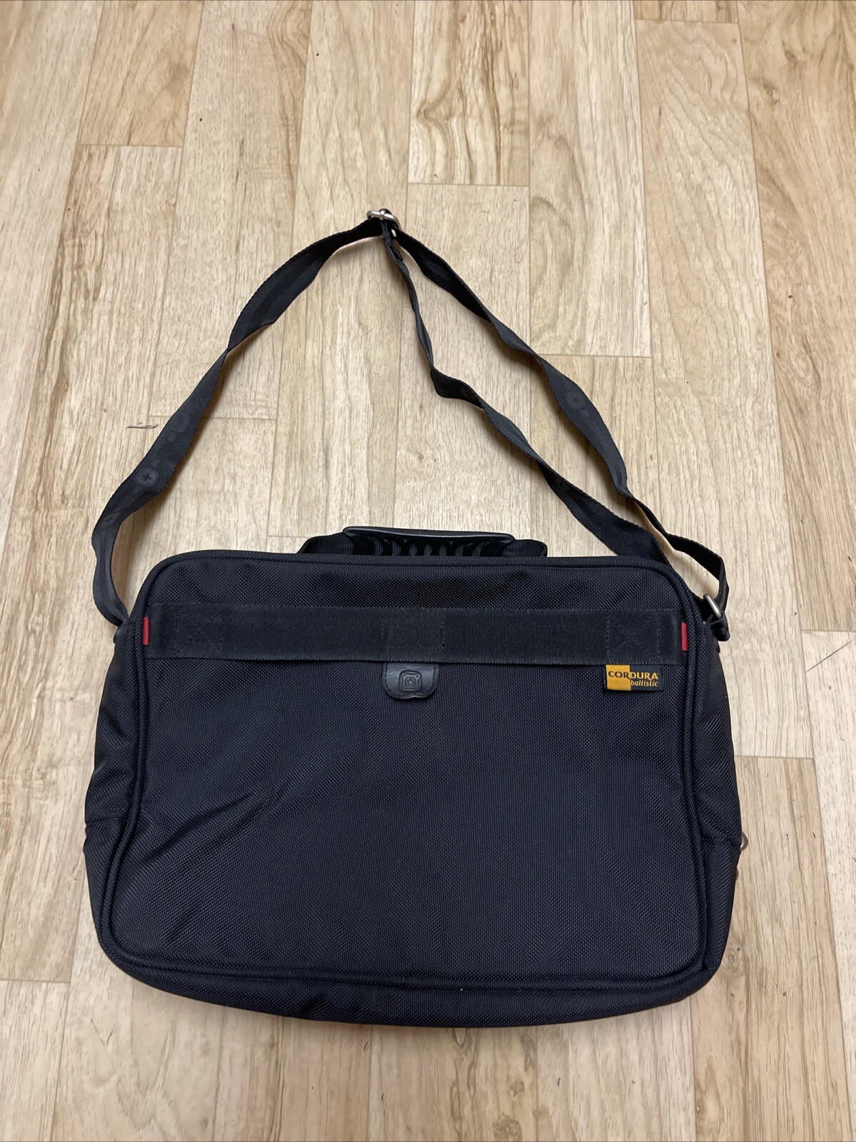 Wender SWISSGEAR Sierra Computer Case Laptop Messenger Swiss Cordura Ballistic