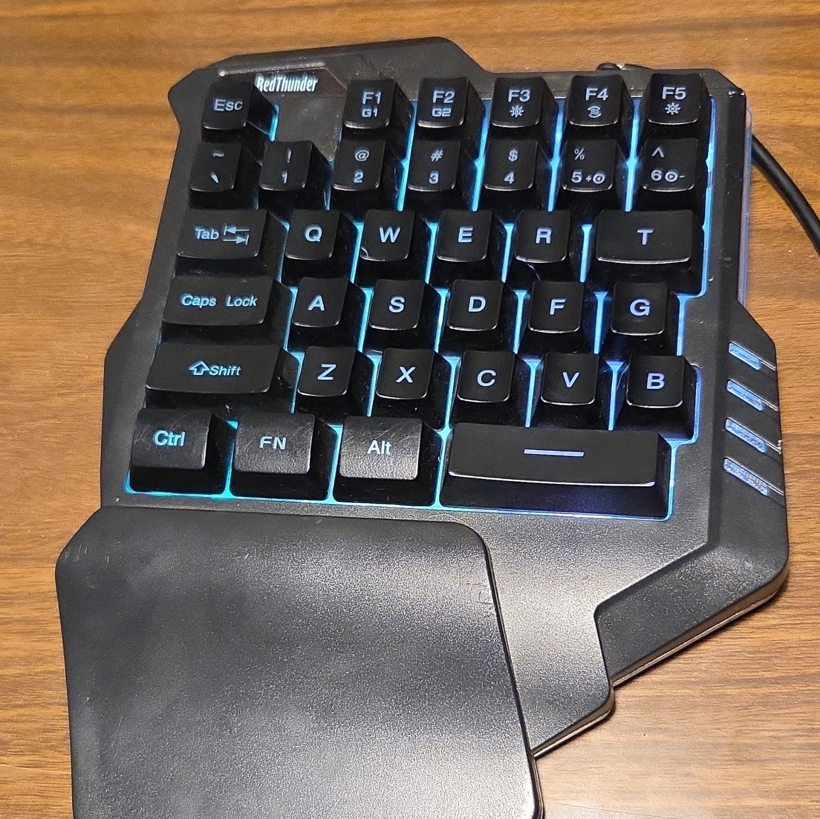 RedThunder G30 One-Handed Gaming Keypad USB Wired Backlit QWERTY Black