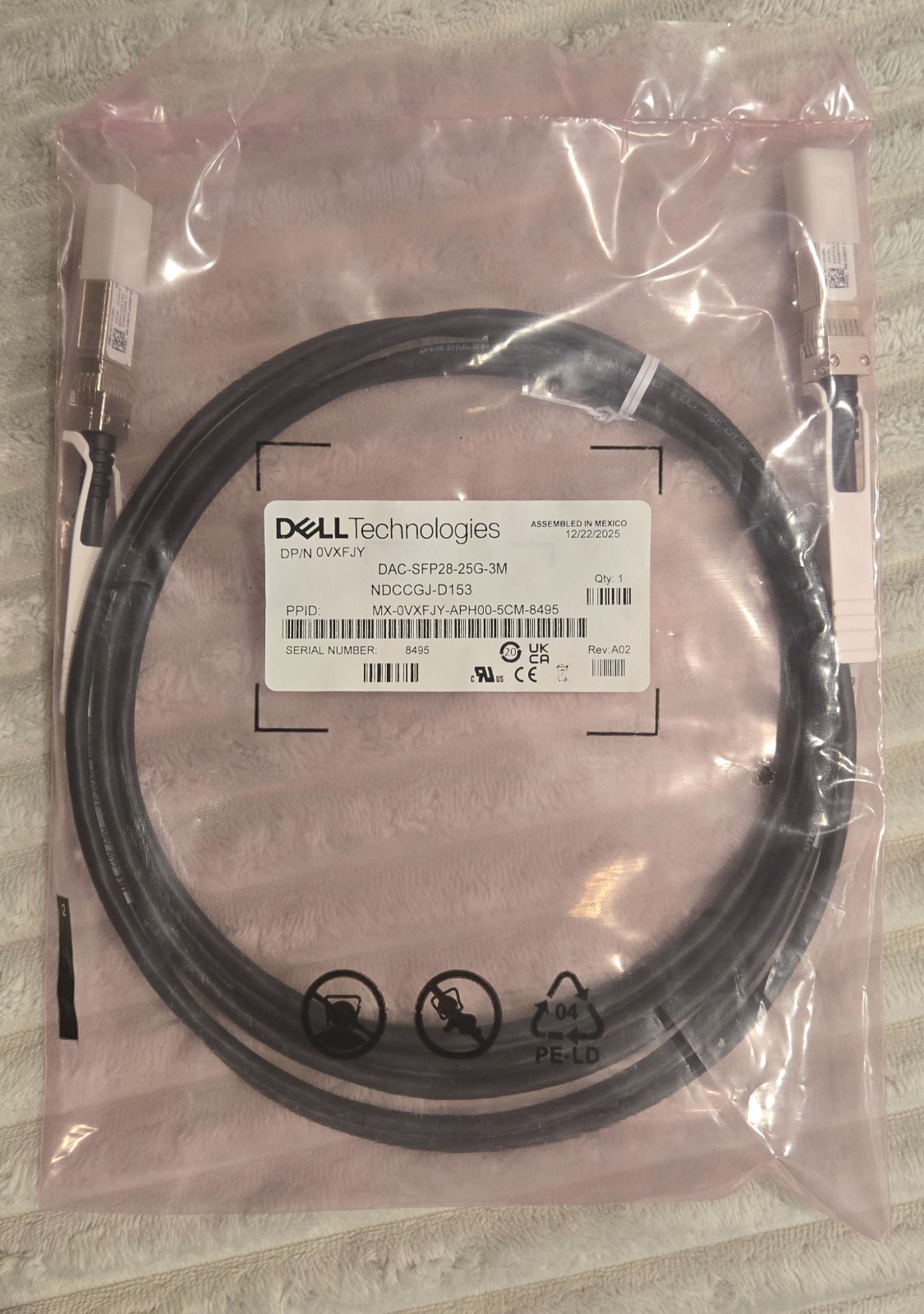 Dell Technologies DAC-SFP28-25G-3M cables.  0VXFJY ( Brand new , sealed )