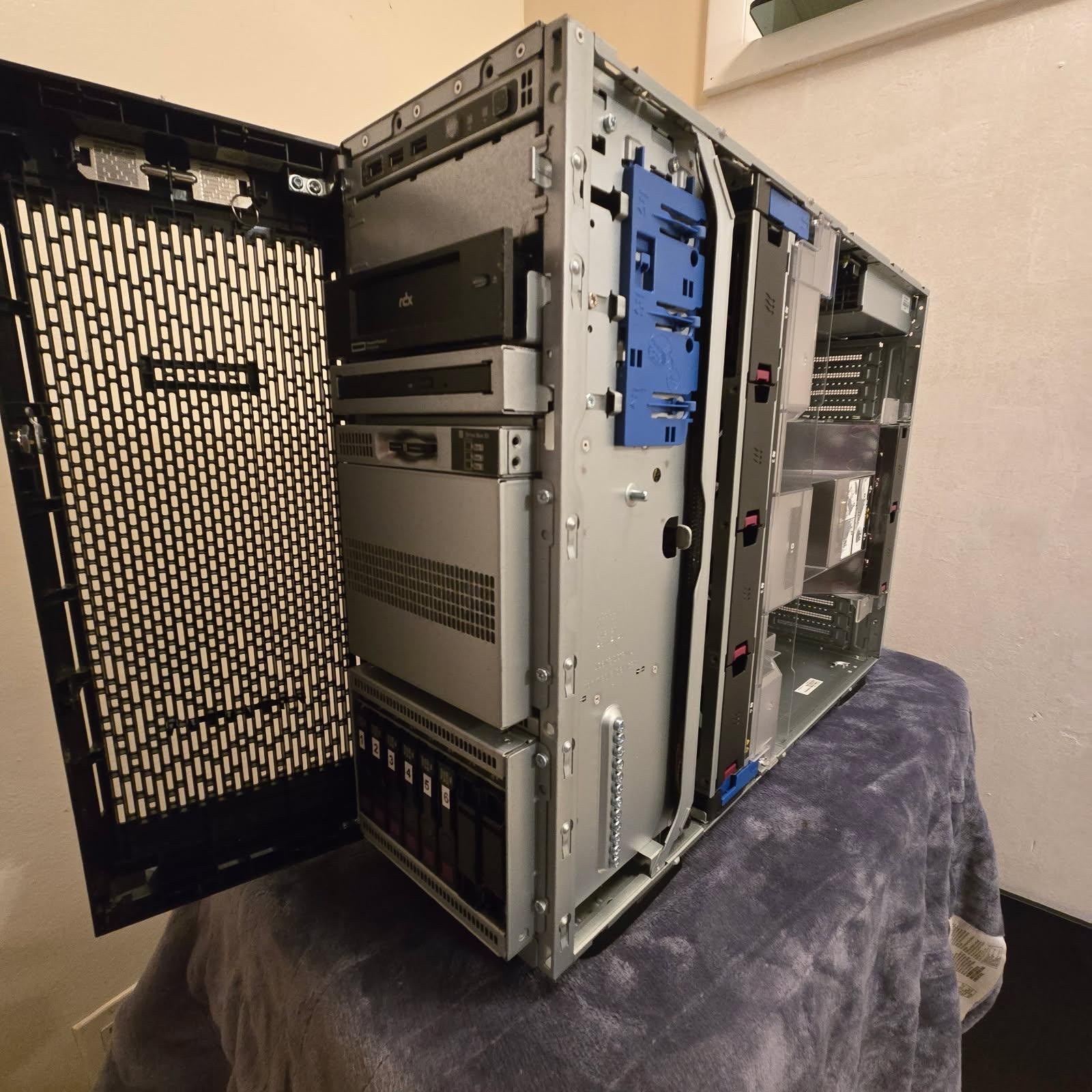 HPE ProLiant ML350 Gen10 2x Xeon Gold 5218 32-Core 64GB RAM 6x 600GB SAS