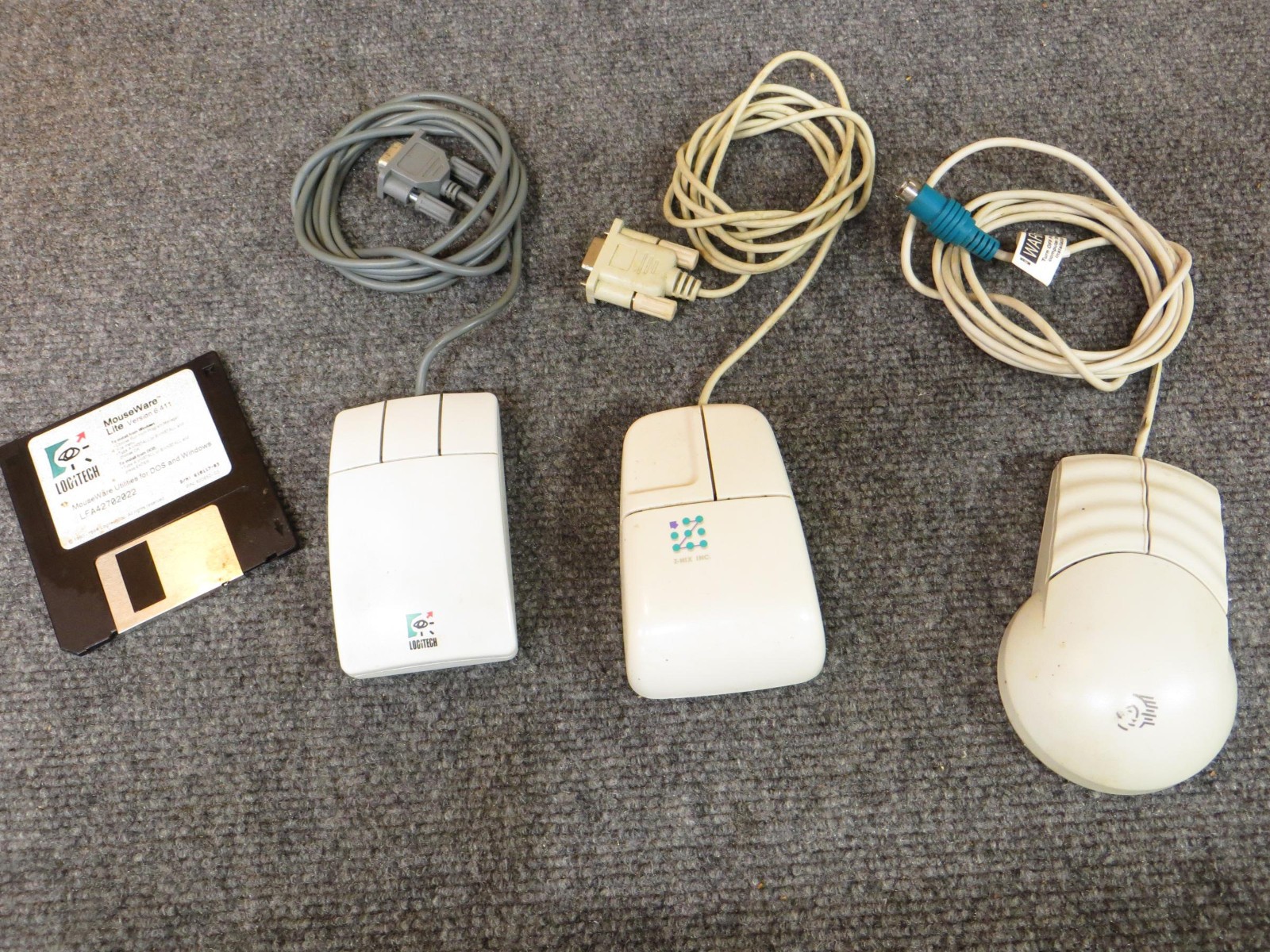 LOT of 3 Rare Logitech Packard Bell Button Serial Mechanical Ball Mouse GX