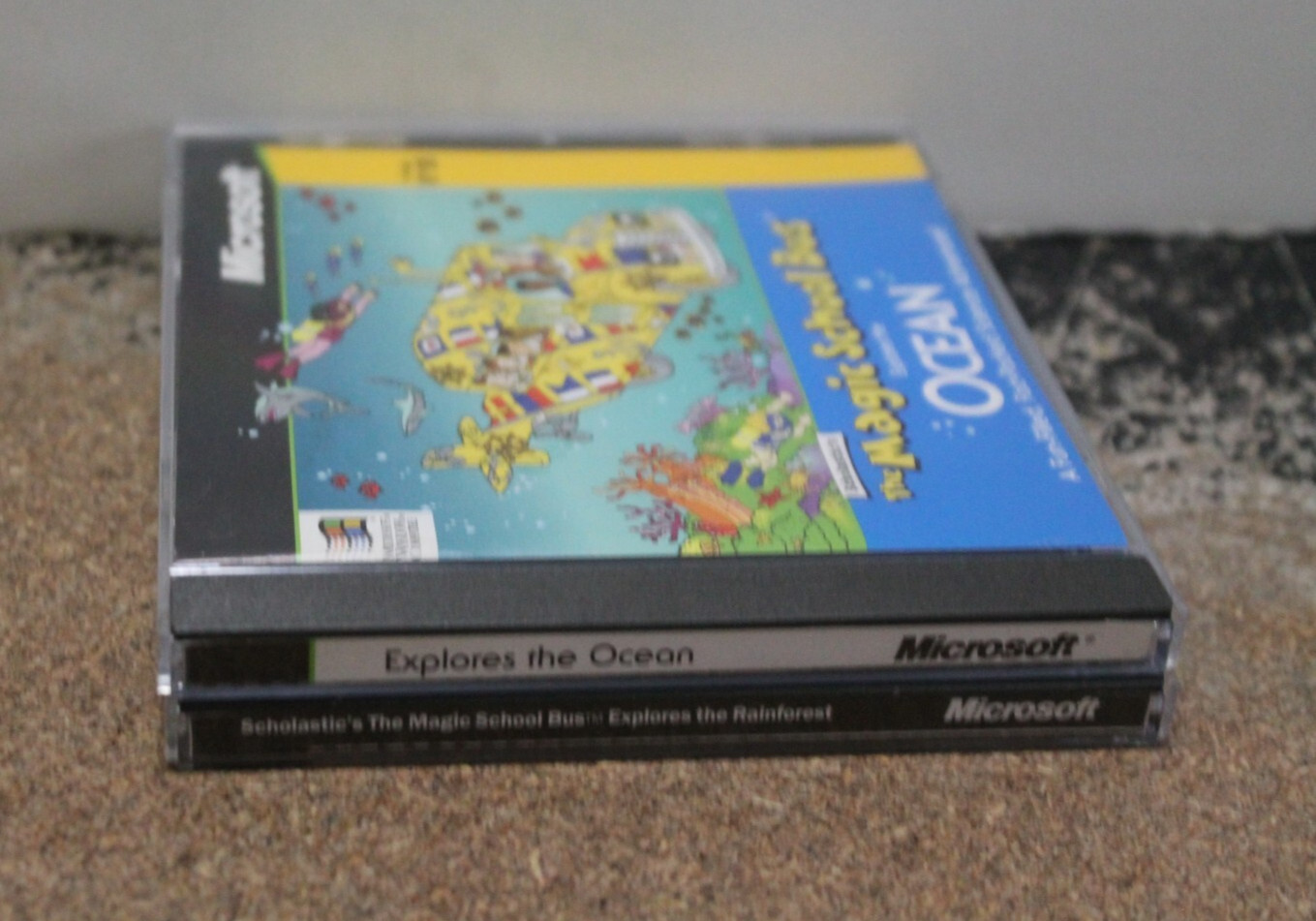 Vintage Microsoft CD-ROM--Magic School Bus--Solar System, Earth, Animals