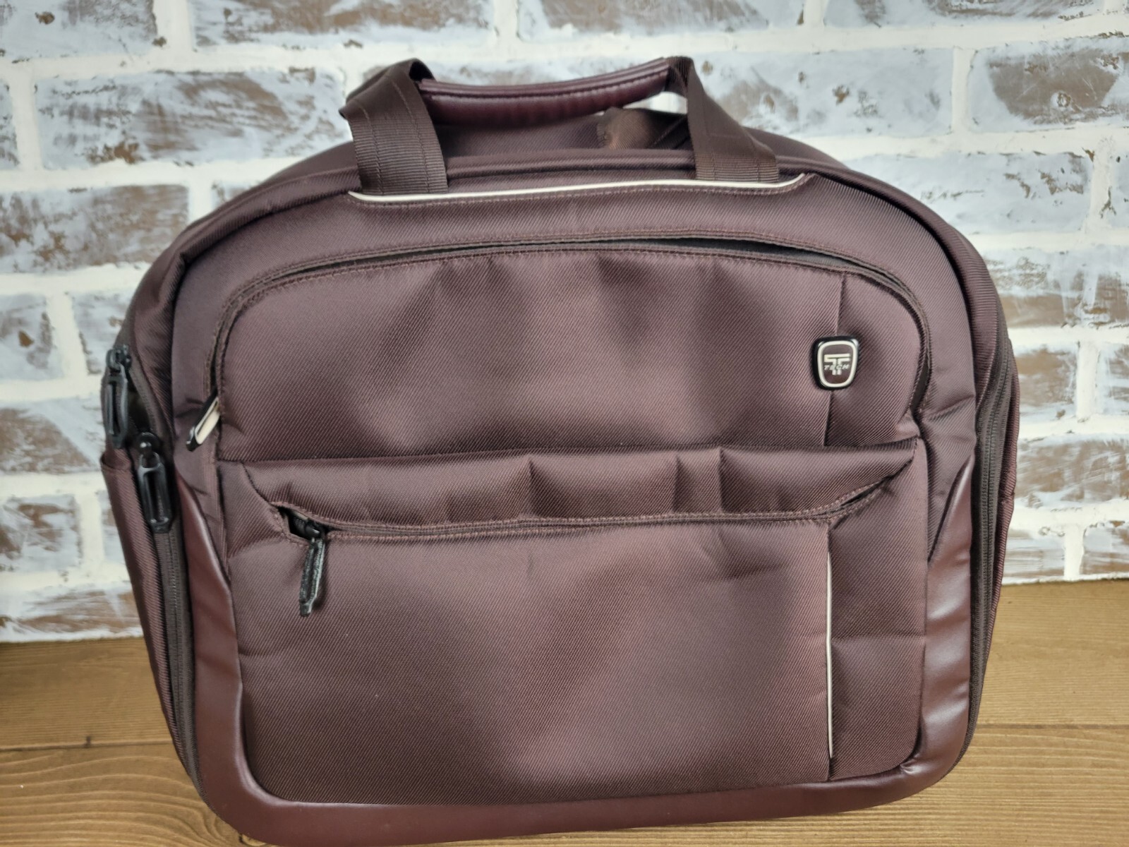 TUMI T-TECH TOP ZIP DELUXE DISCONTINUED LAPTOP PORTFOLIO BRIEFCASE MAROON