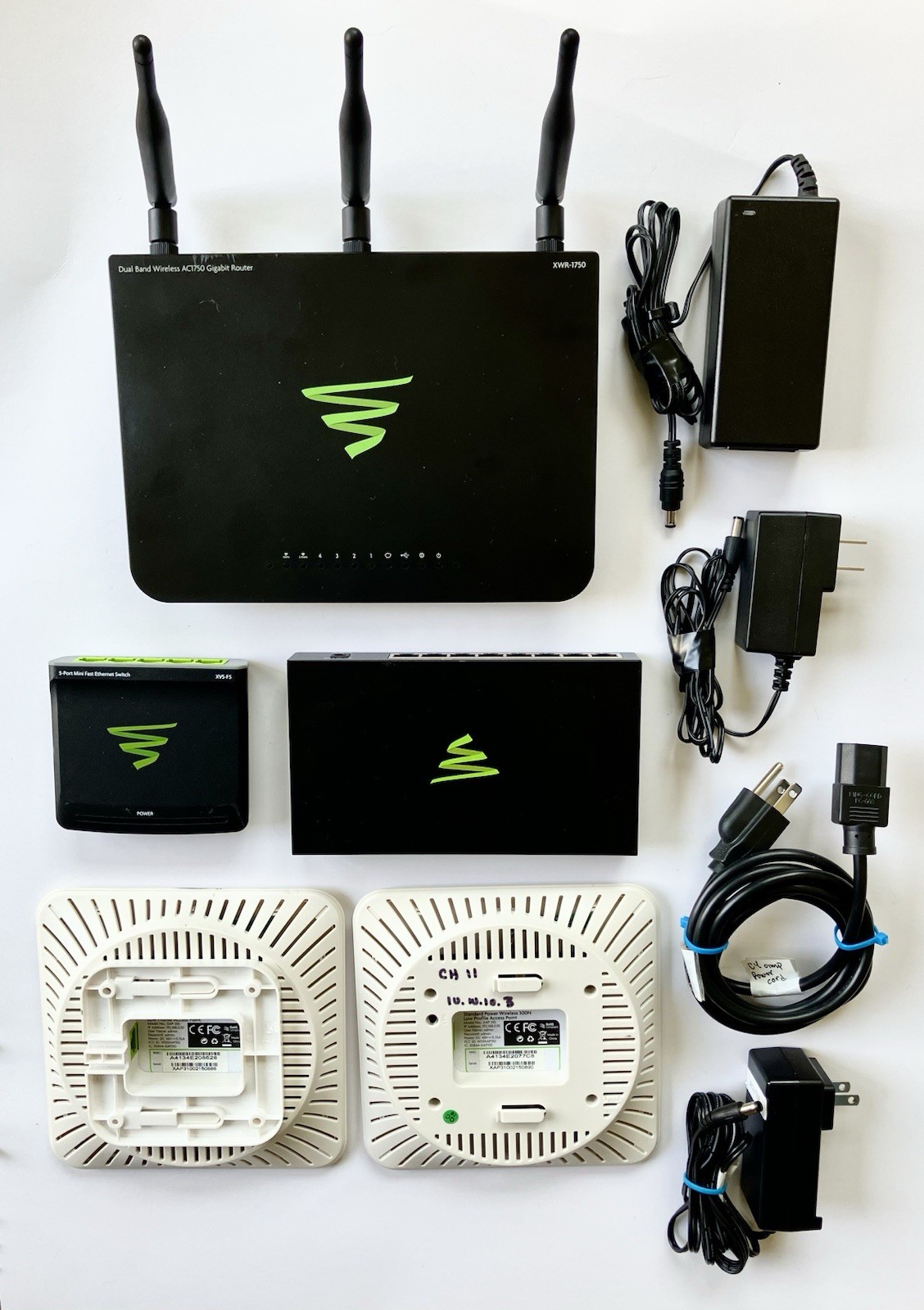 Luxul WiFi Bundle XWR-1750 Router XFS-1084P PoE Switch 2 XAP-310 APs