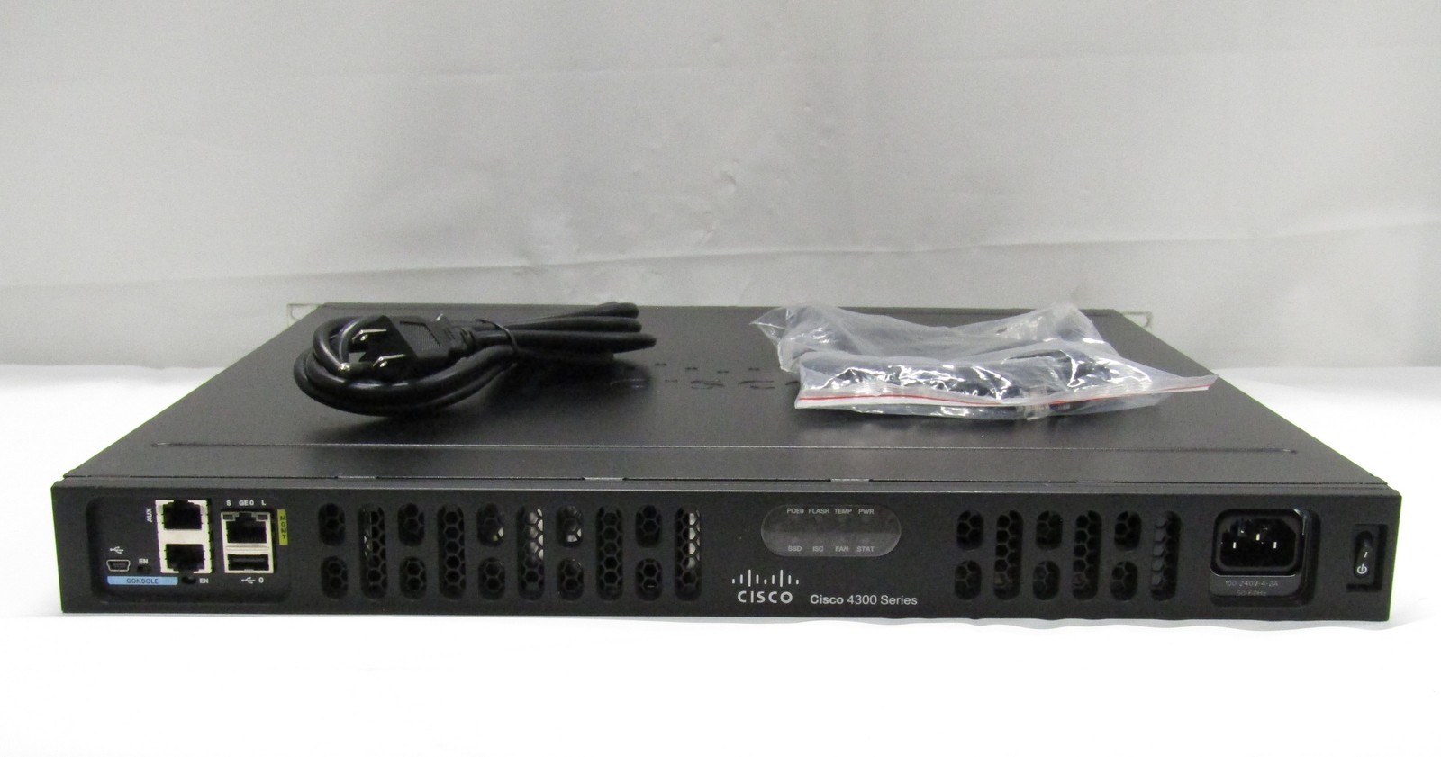Cisco 4300 Series ISR4331/K9 Gigabit Integrated Services Router NO CPU CLOCK BUG