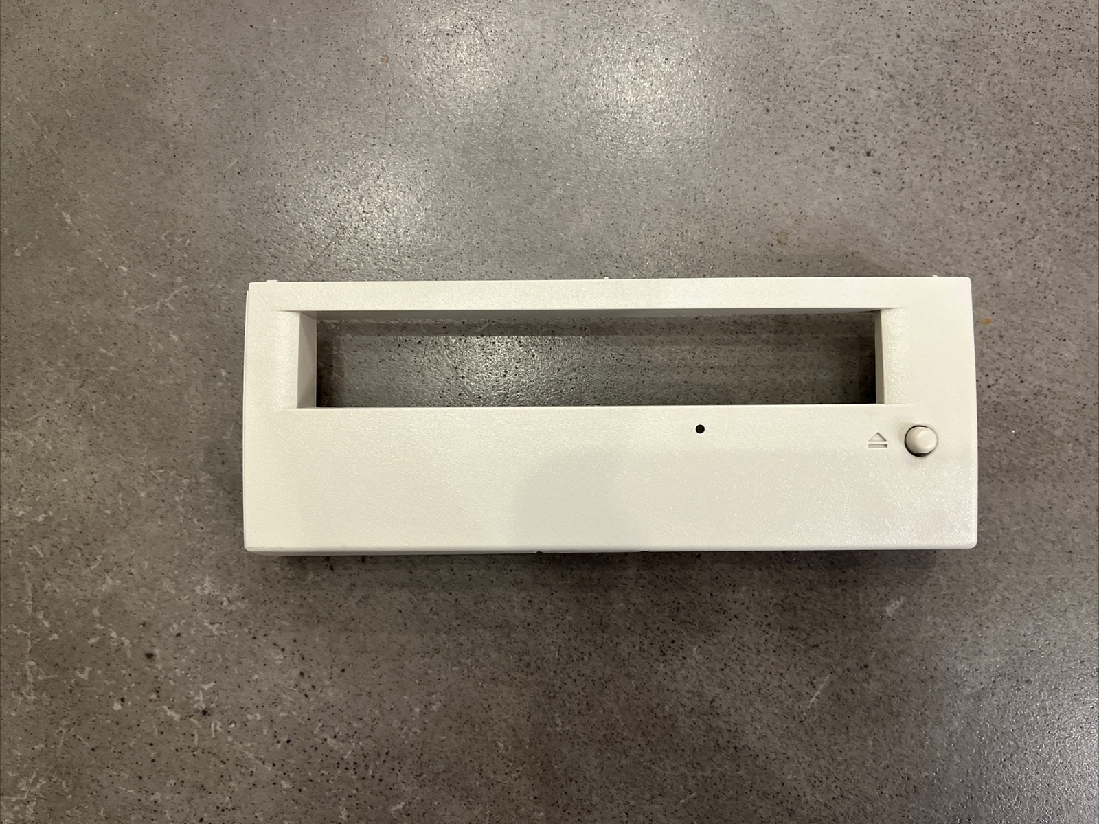 Apple Macintosh PowerMac 7200 7300 7500 7600 G3 CD Bezel - 922-1649 815-2658 New