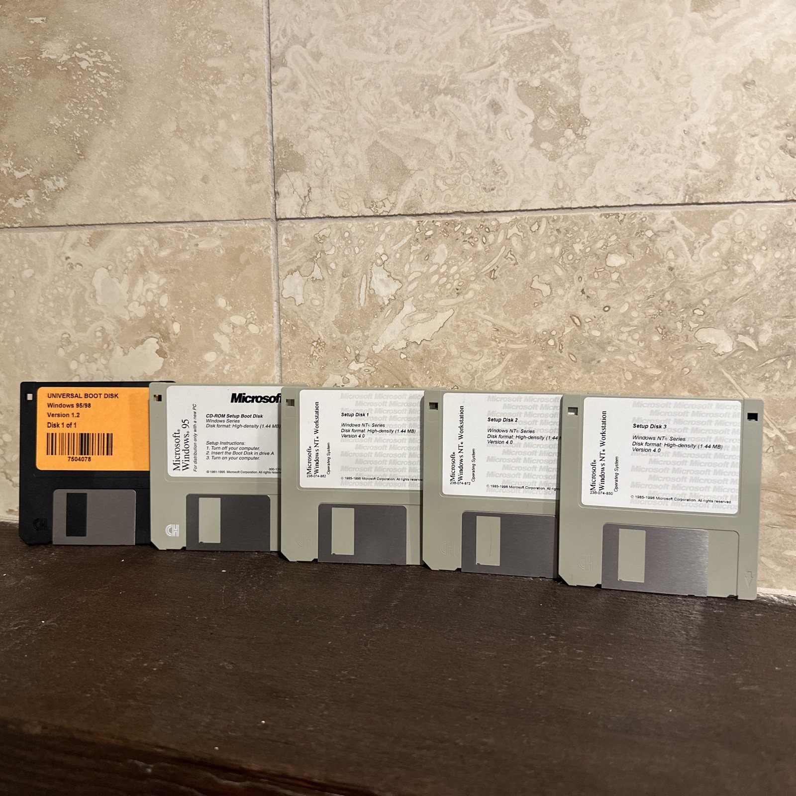 Windows 95 / 98 Universal Boot/Book, Windows 95 Setup, Windows NT Workstation