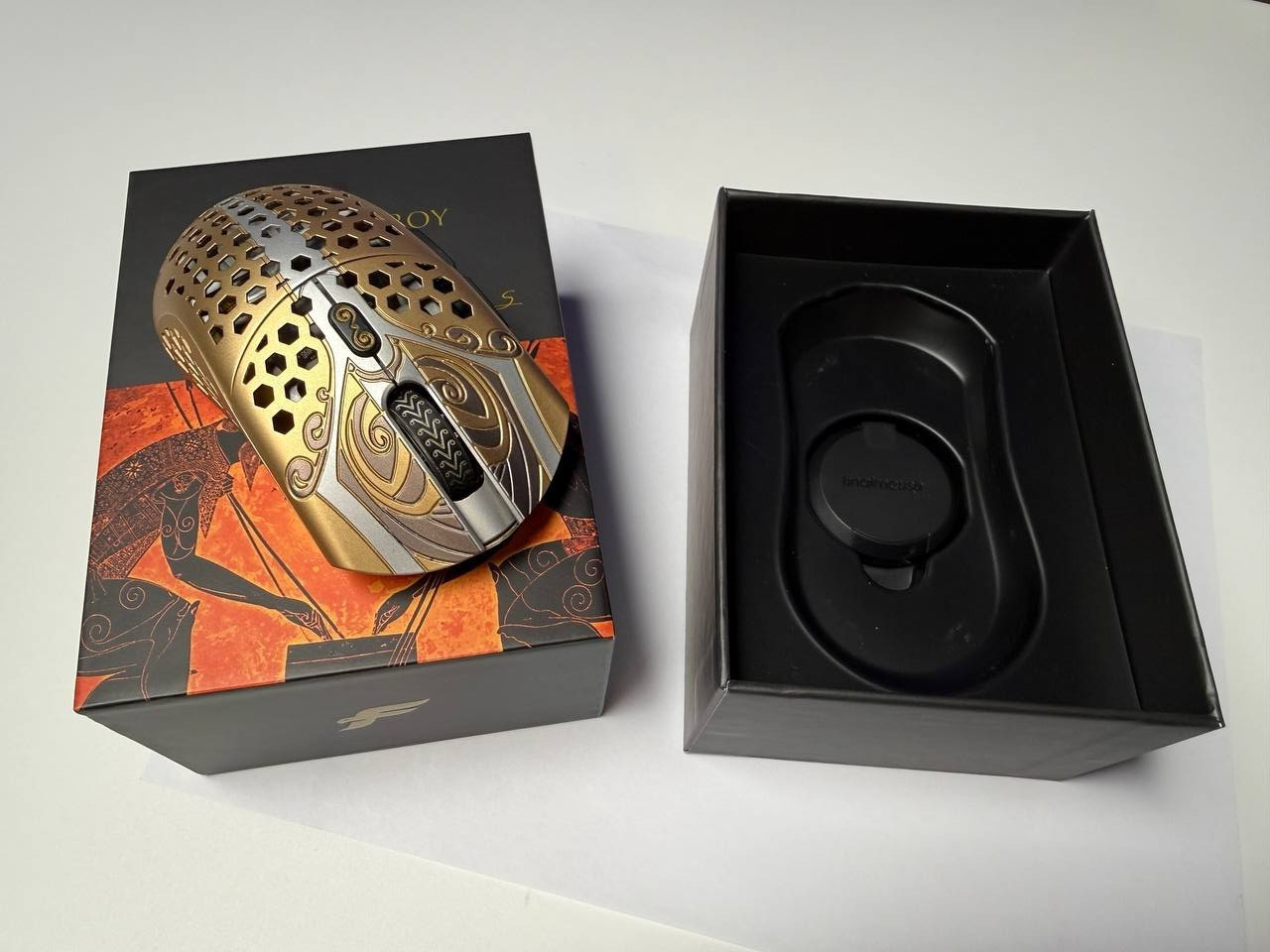 Finalmouse Starlight 12 ZEUS - Small - Ultra RARE - Gaming Mouse #0446/2500
