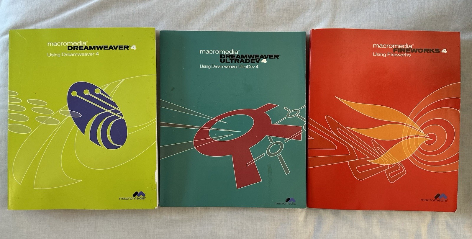 Macromedia DREAMWEAVER ULTRADEV 4 & FIREWORKS 4 ~ Set Of 3 Books MAC WINDOWS