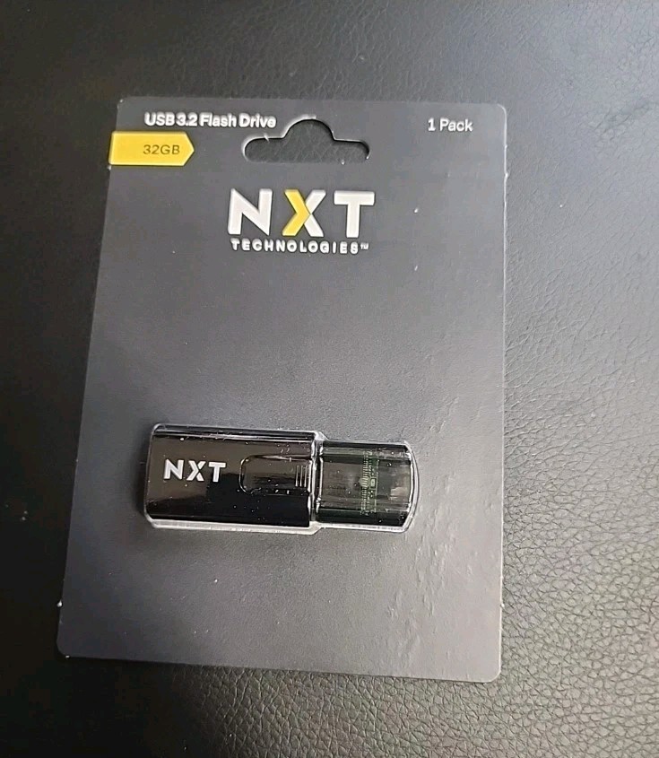 NXT Technologies 32GB USB 3.2 Type-A Flash Drive Black (NX61121)