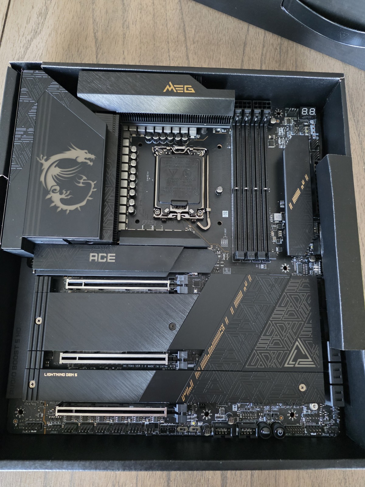 MSI MEG Z790 ACE LGA1700 Support Intel® Core™ 14th/ 13th/ 12th Gen Processors