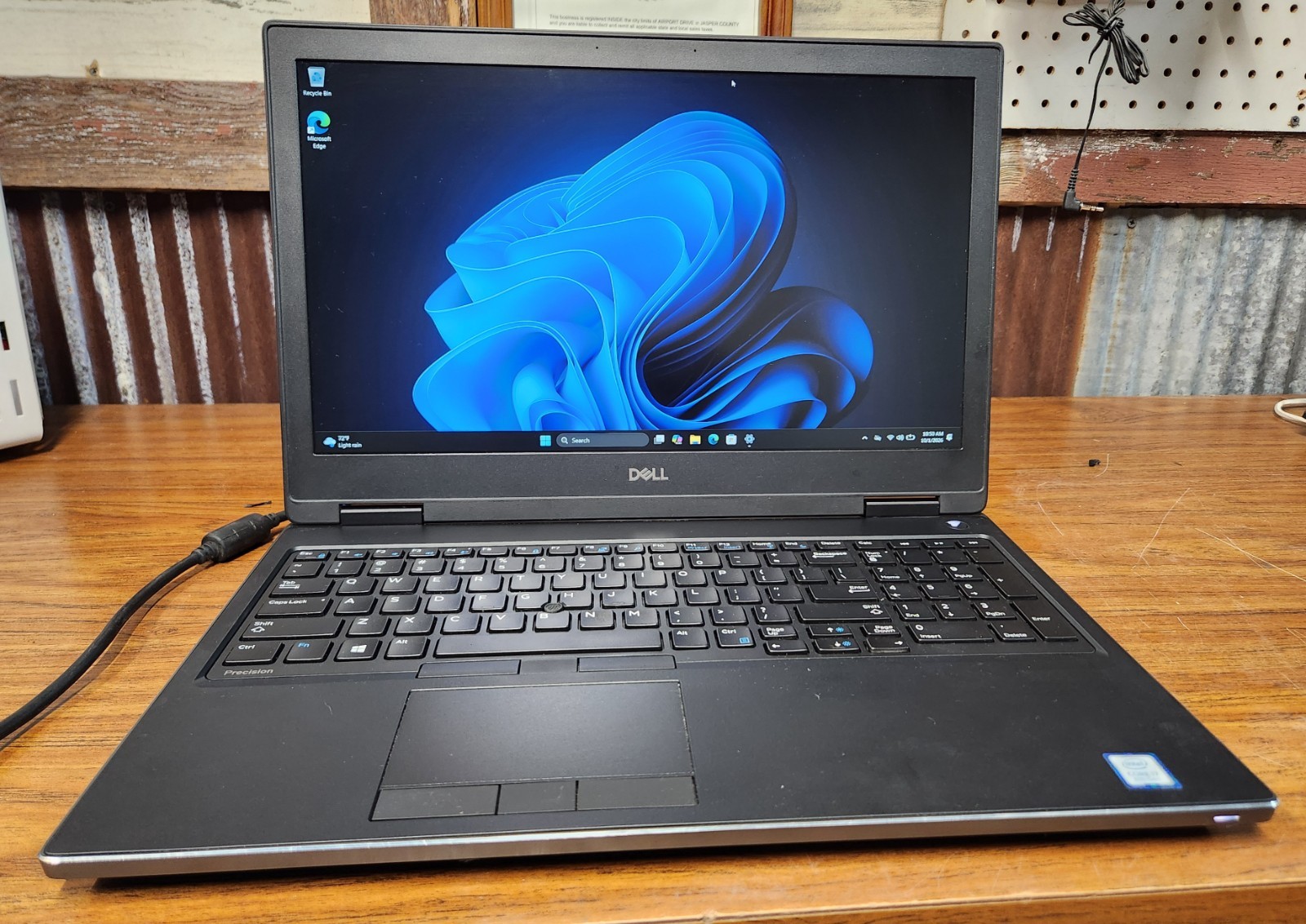 Dell Precision 7530 (Win11 / Core i7-8750H / NVIDIA P3200 / 16GB / 512GB) + Chrg