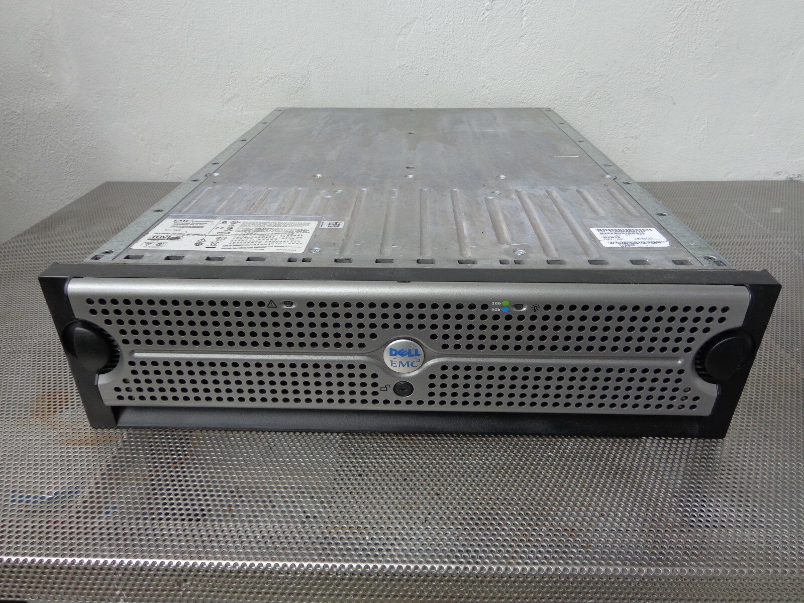 Dell EMC KLE CX- Series FC Disk Array 100-561-721 0HK392 (No HDD) EMC2 2x0PY757