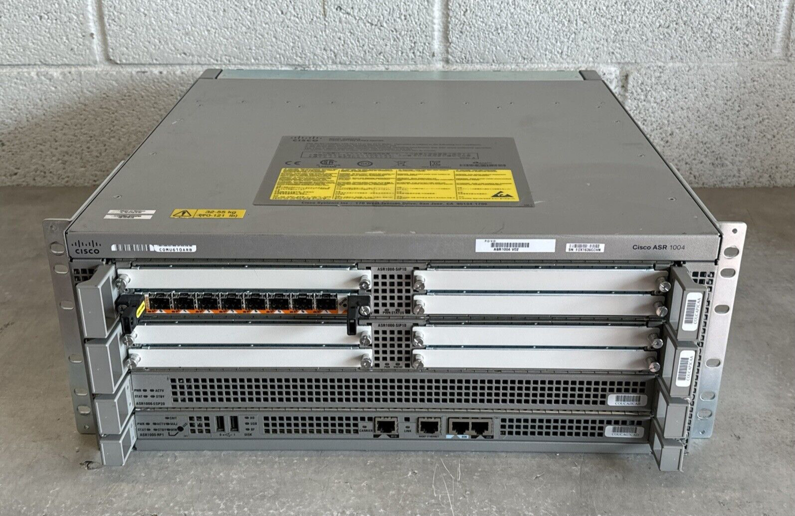 Cisco ASR1004 Router ASR1000-SIP10 / ASR1000-ESP20 / ASR1000-RP1 / SPA-8X1GE-V2