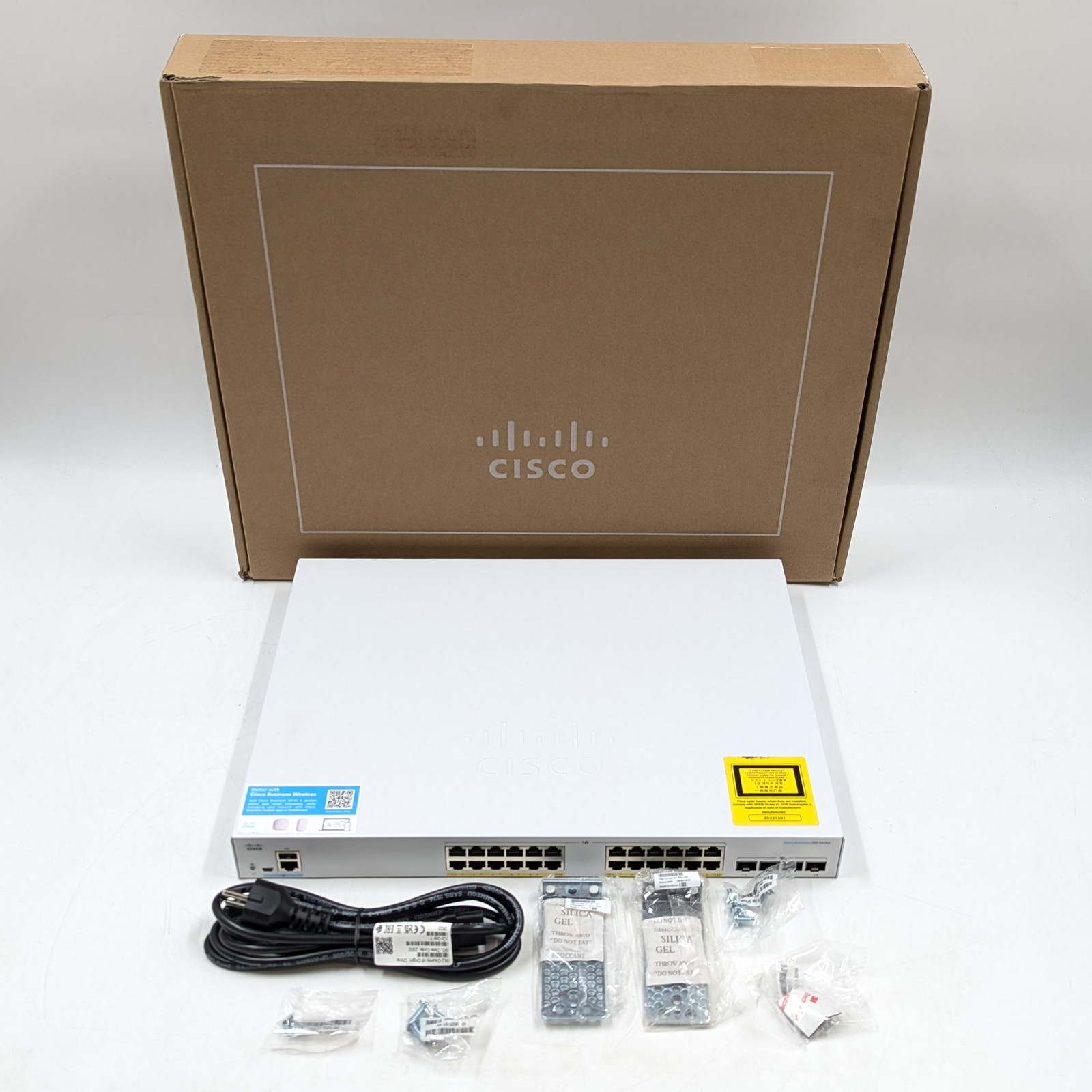 Cisco CBS350 Managed 24-Port Switch Rack Mountable (CBS350-24FP4XEU-RF) RFB OB
