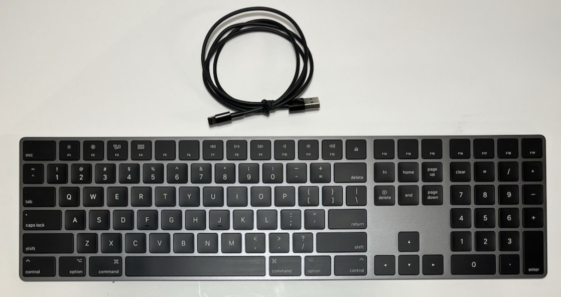 Apple A1843 Wireless Bluetooth Magic Keyboard w/ Numeric Keypad Space Gray Black