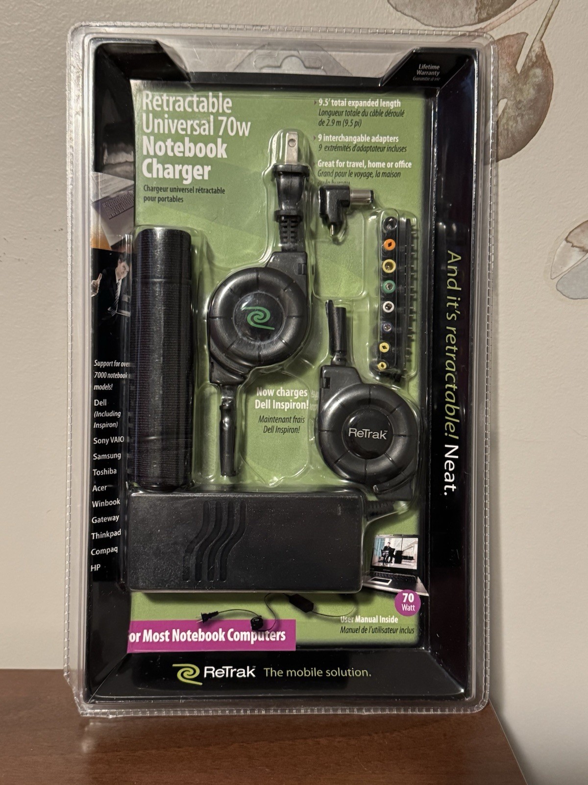 NEW Retrak Retractable Universal Laptop Notebook  Charger 70W 
