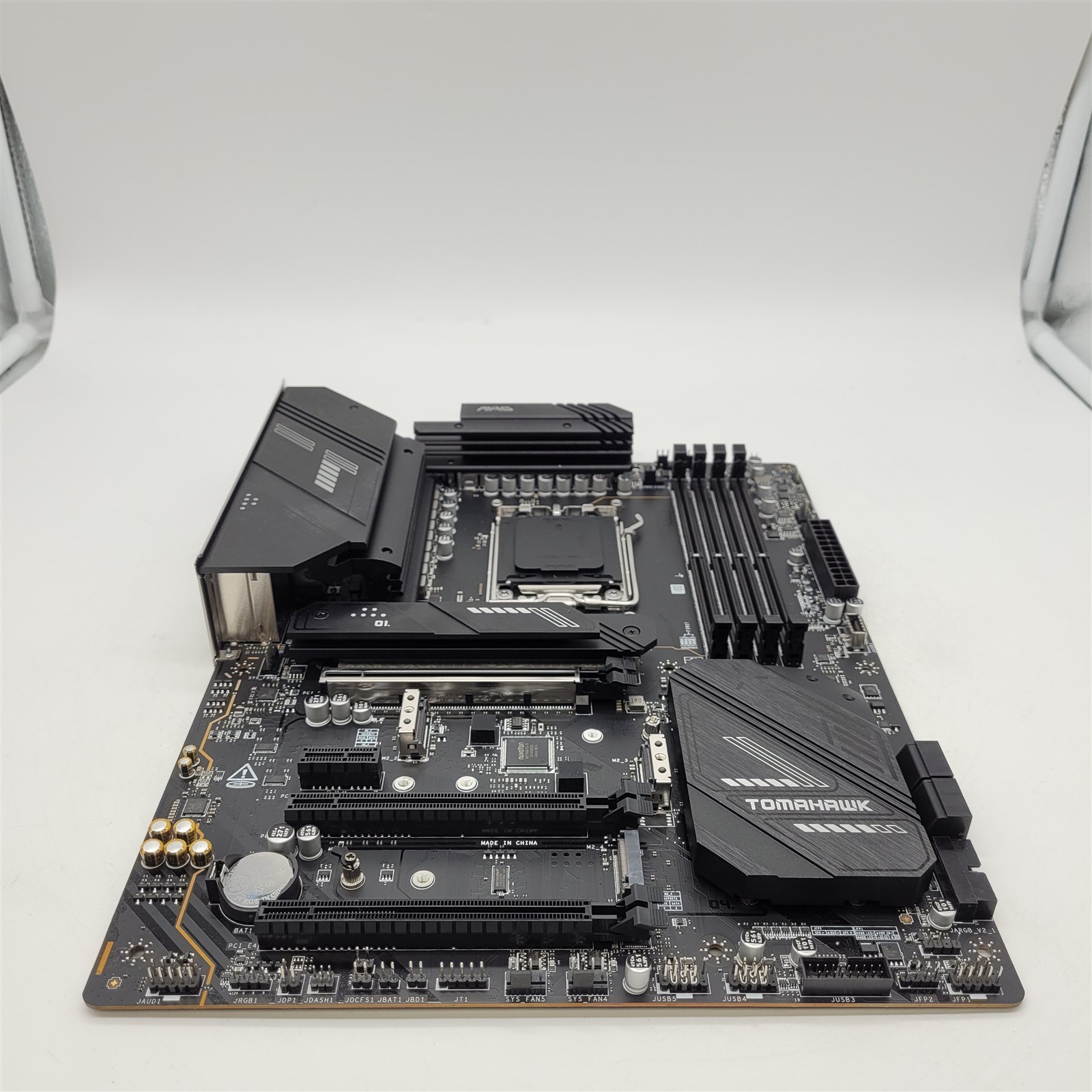 MSI MAG X670E Tomahawk WiFi Gaming Motherboard (AMD AM5, DDR5, PCIe 5.0, ATX)