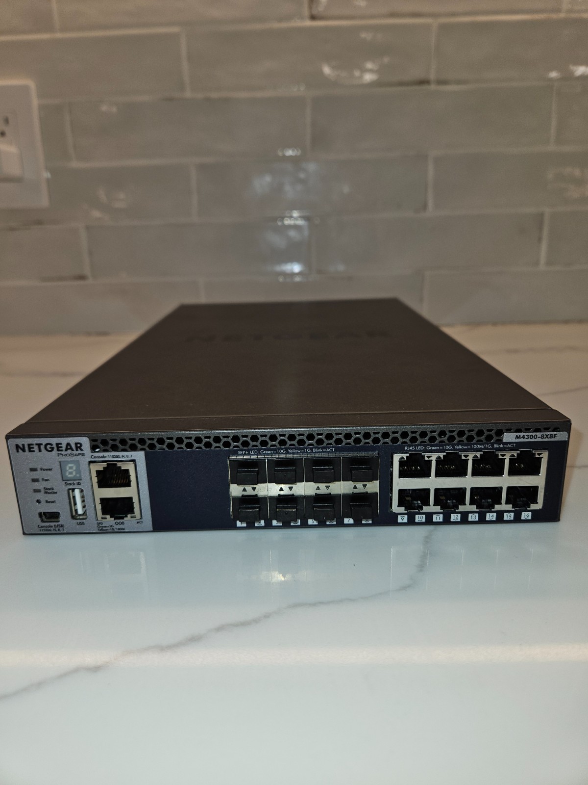 NETGEAR 10GbE 16 Port Managed Ethernet Switch M4300-8X8F