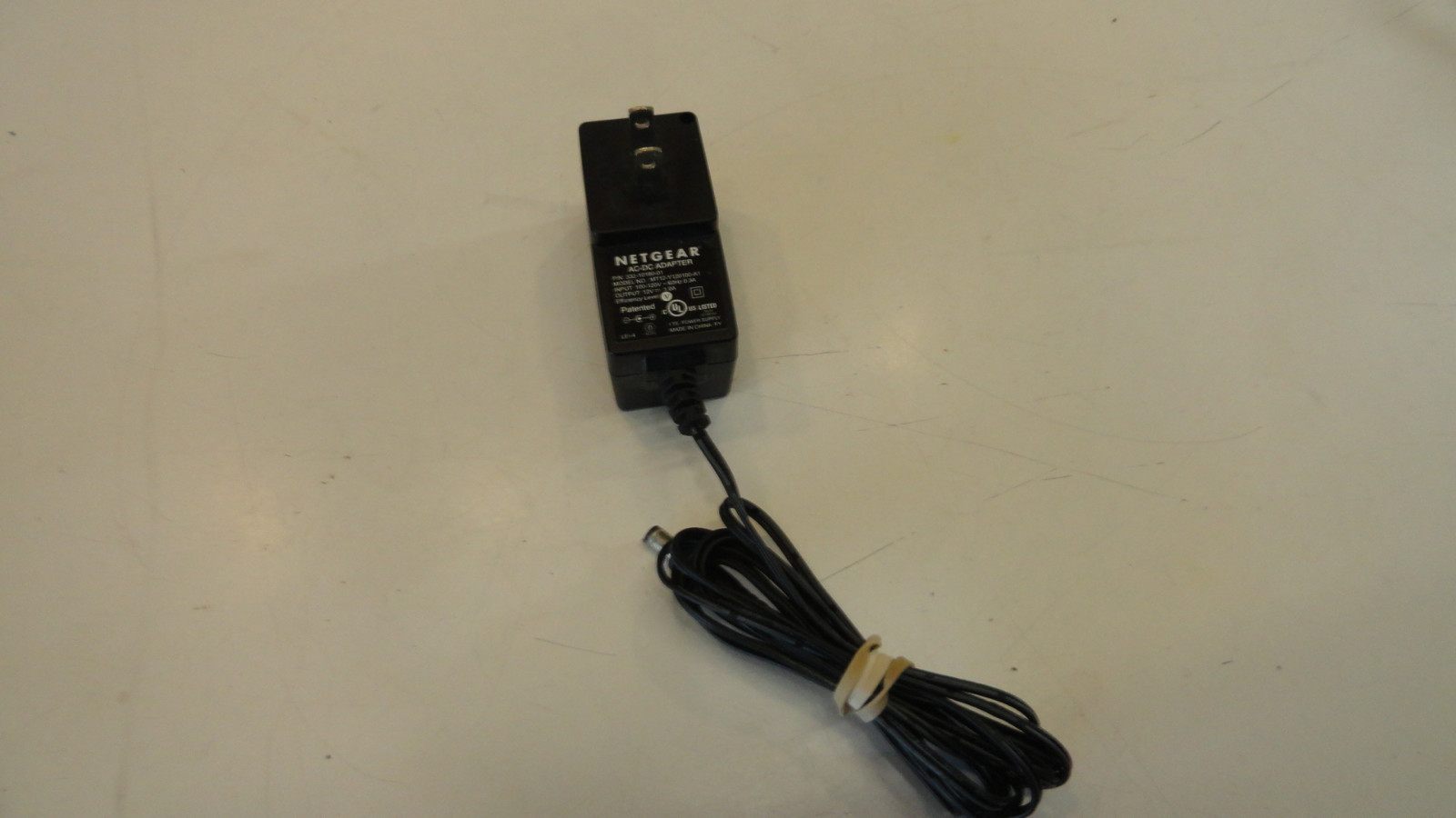 Netgear 12V AC-DC Adapter Model MT12-Y120100-A1 P/N 332-10190-01
