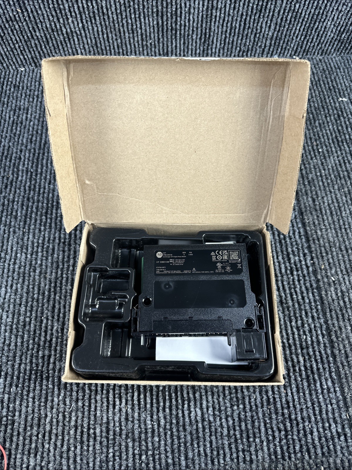 New Allen Bradley 1756-OW16I /A ControlLogix Relay Output Module"USA SELLER"