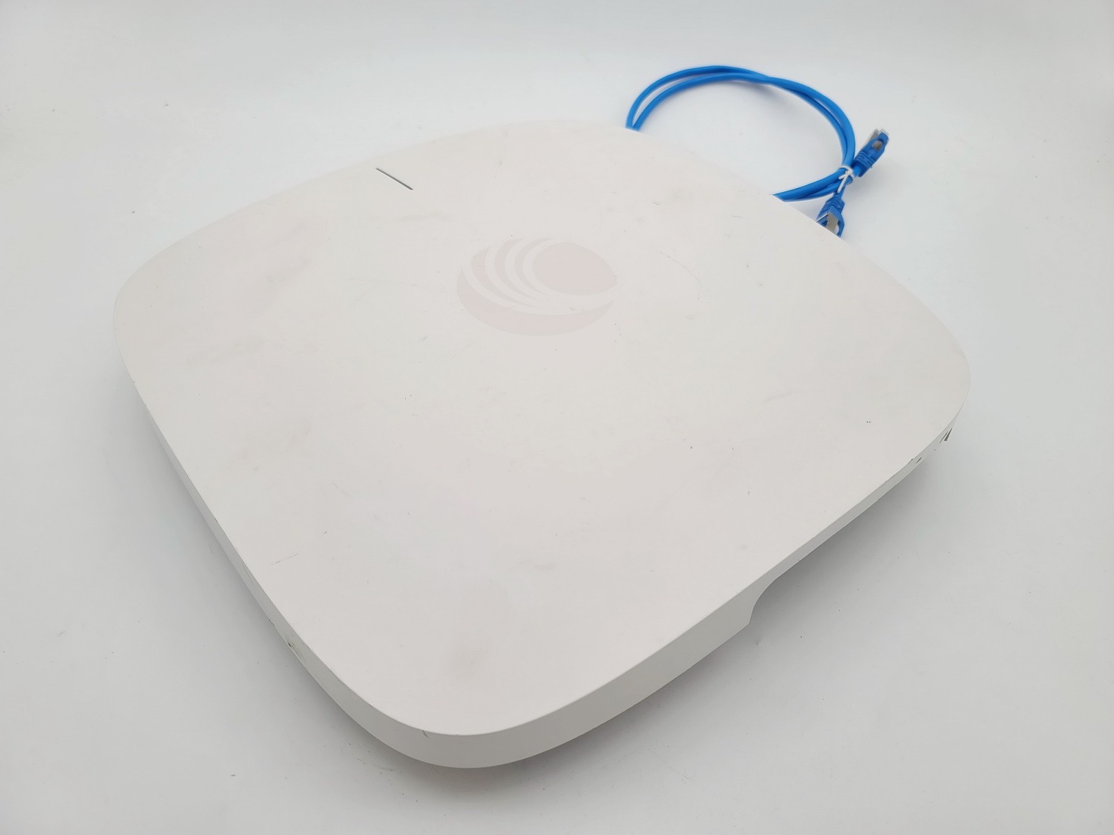 CAMBIUM NETWORKS XE5-8 - 9608 MBIT/S - 574 MBIT/S - 4804 MBIT/S INDOOR ROUTER