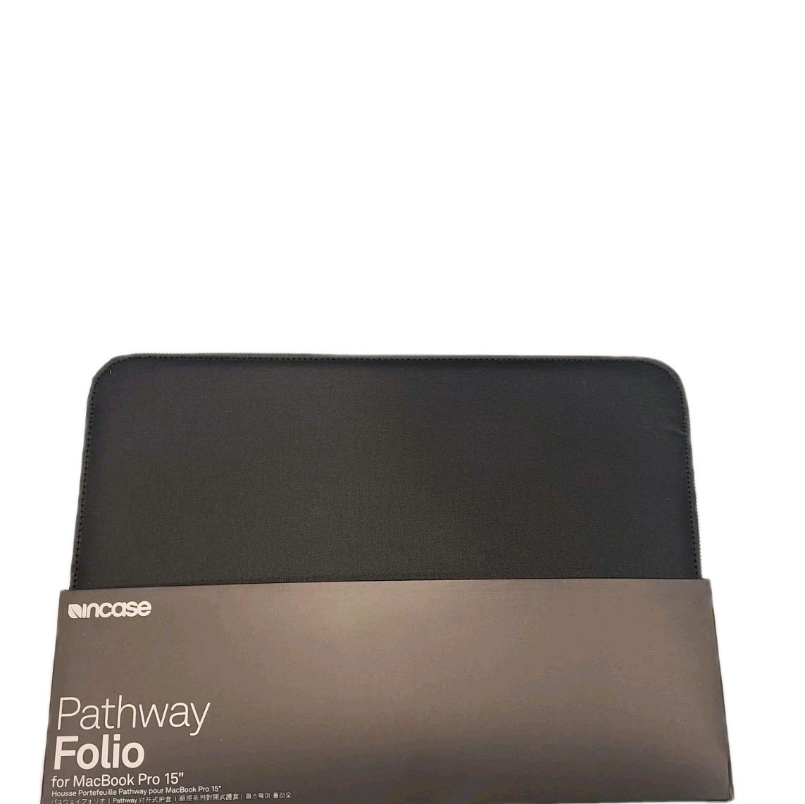 incase Pathway Folio Macbook Pro 15 in soft carrying case Black